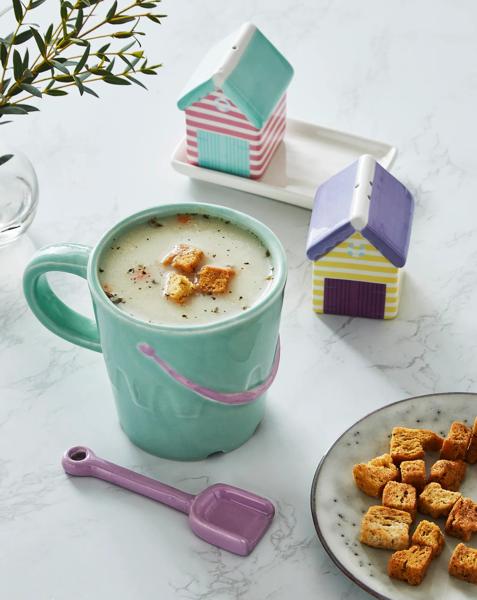 Bucket Mug and Hut Salt & Pepper Set