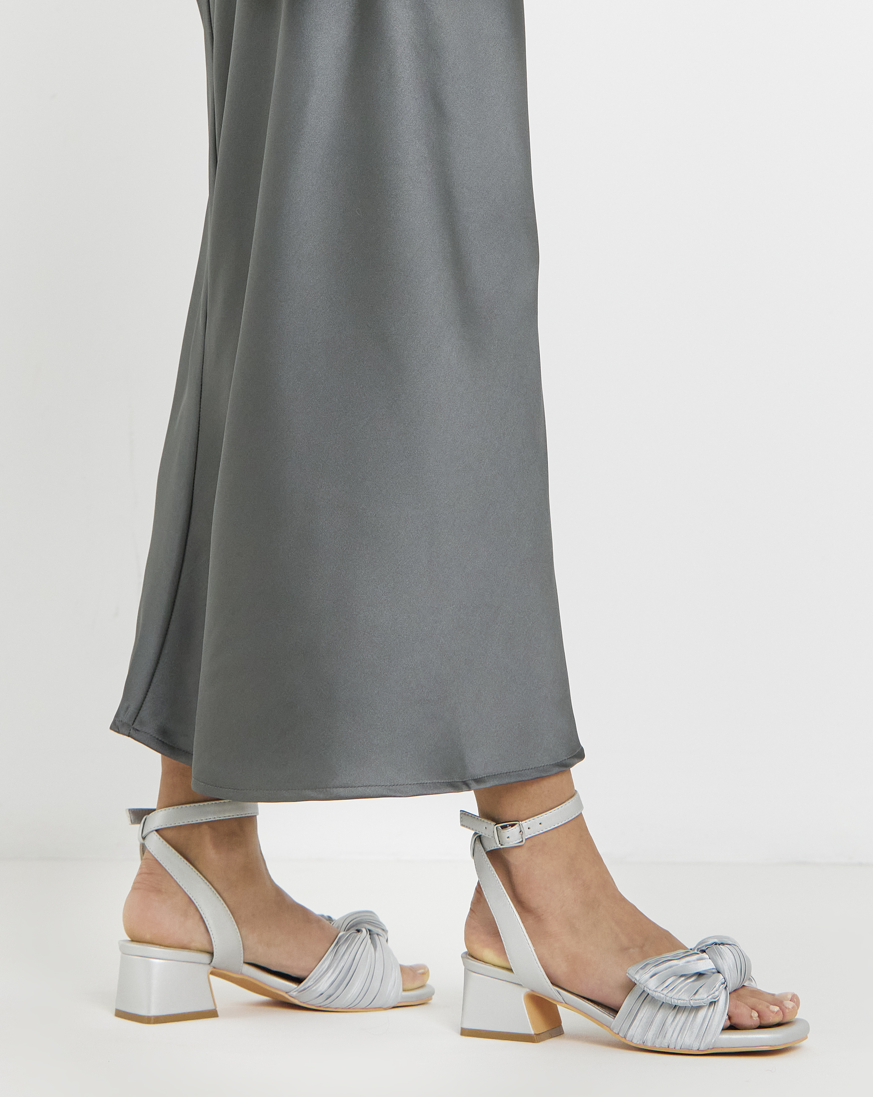 Side Bow Heels Extra Wide Fit - Image