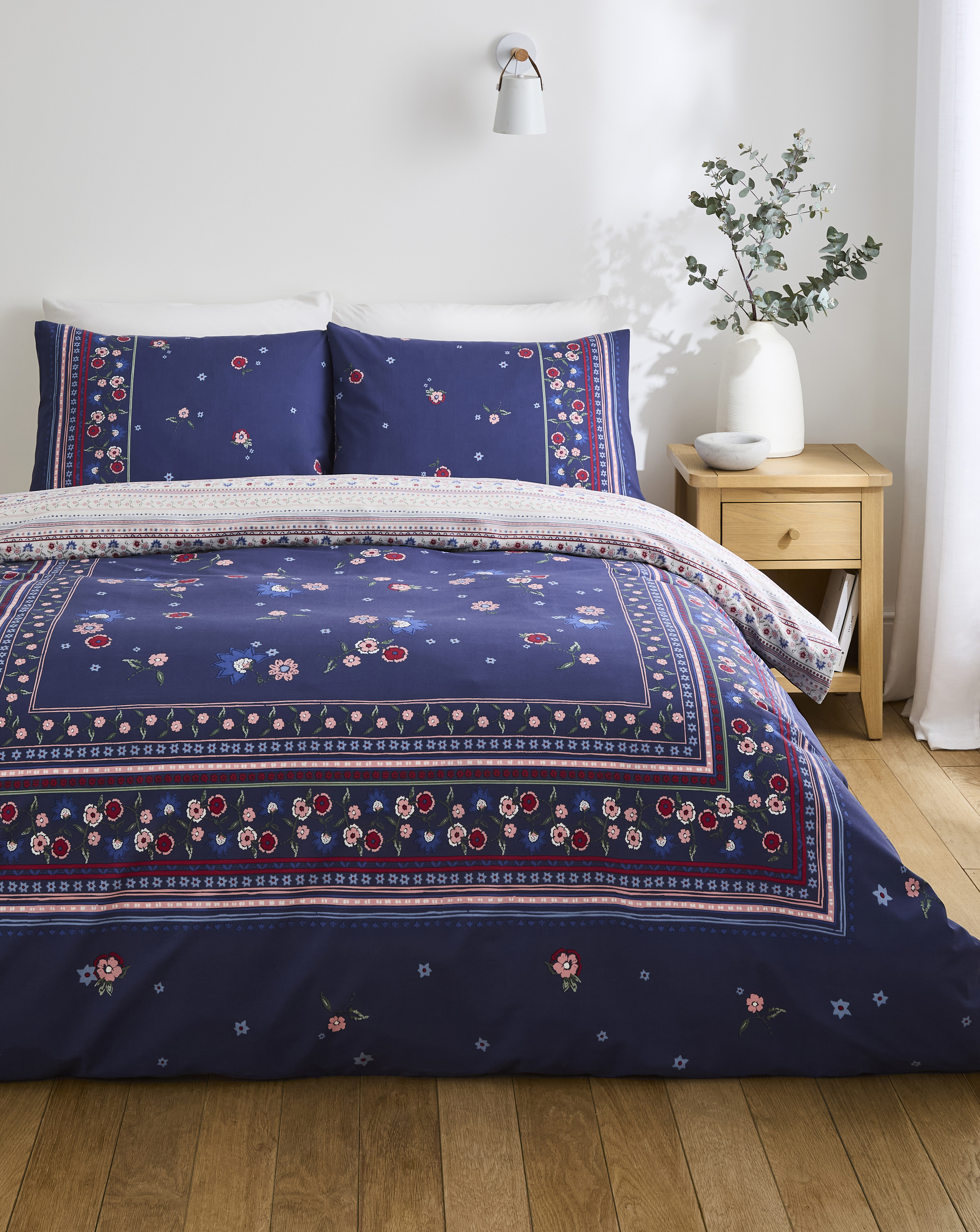 Julipa Ingrid Floral Border Duvet Set