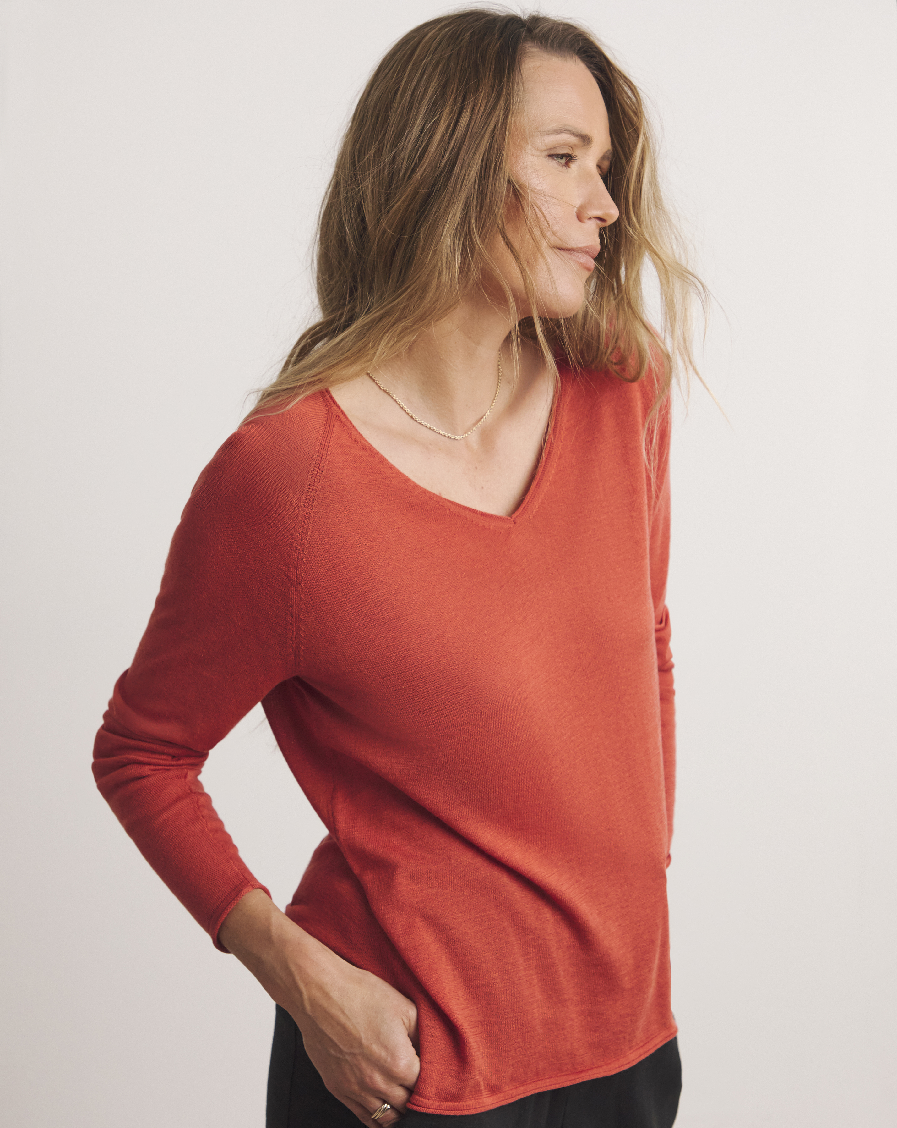 ANTHOLOGY V NECK FINE GAUGE JUMPER