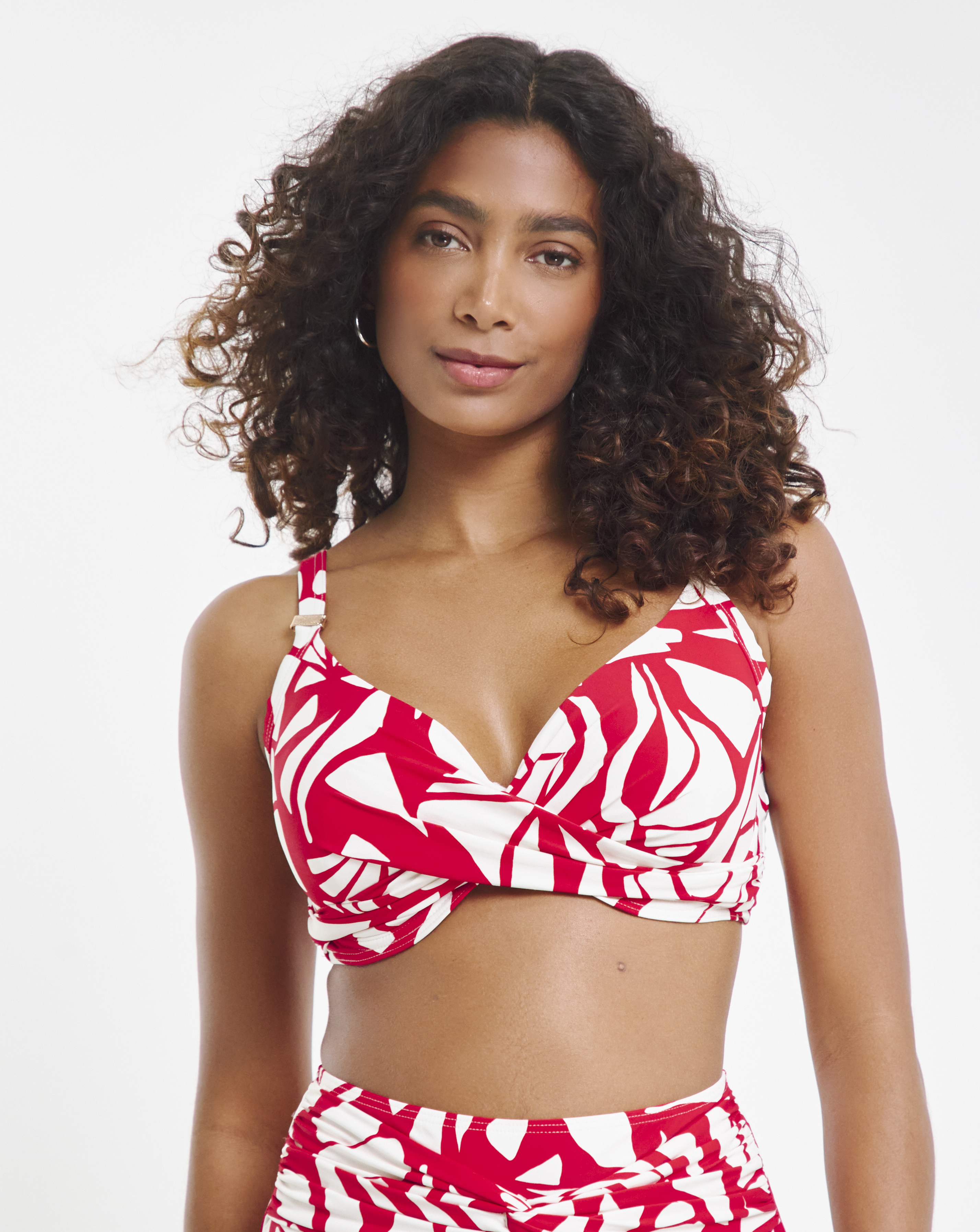 MAGISCULPT Twist Front Wired Bikini Top