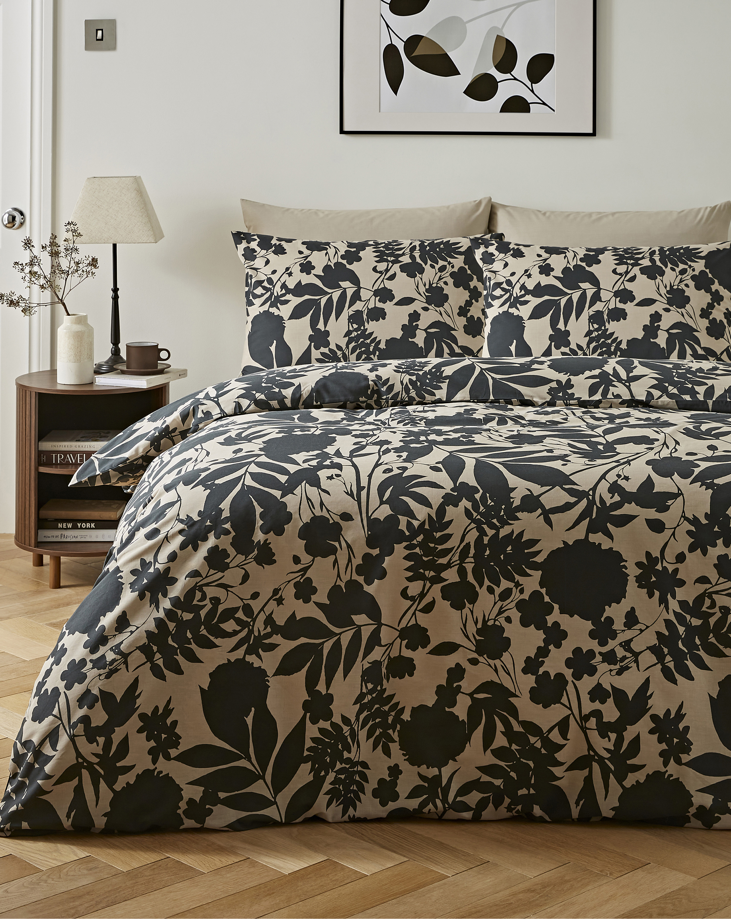 Silhouette Floral Duvet Set