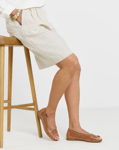 Lasercut Peep Toe Shoe Wide