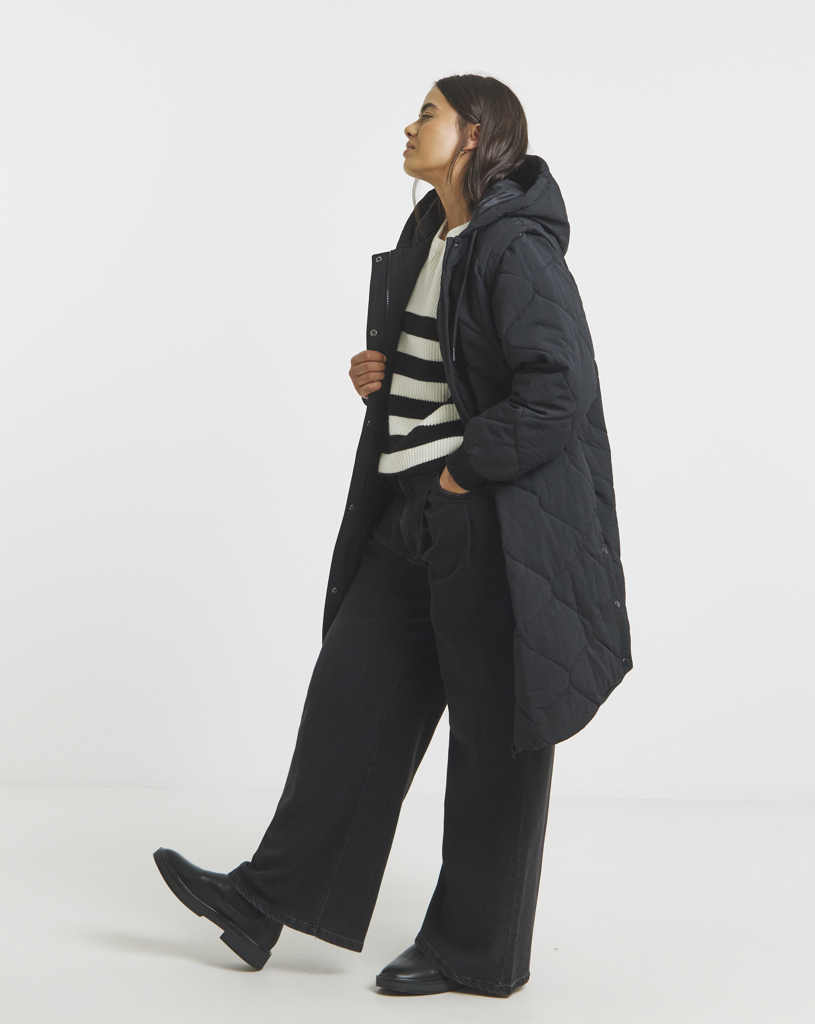 Black Quilted Hybrid Jacket / Gilet