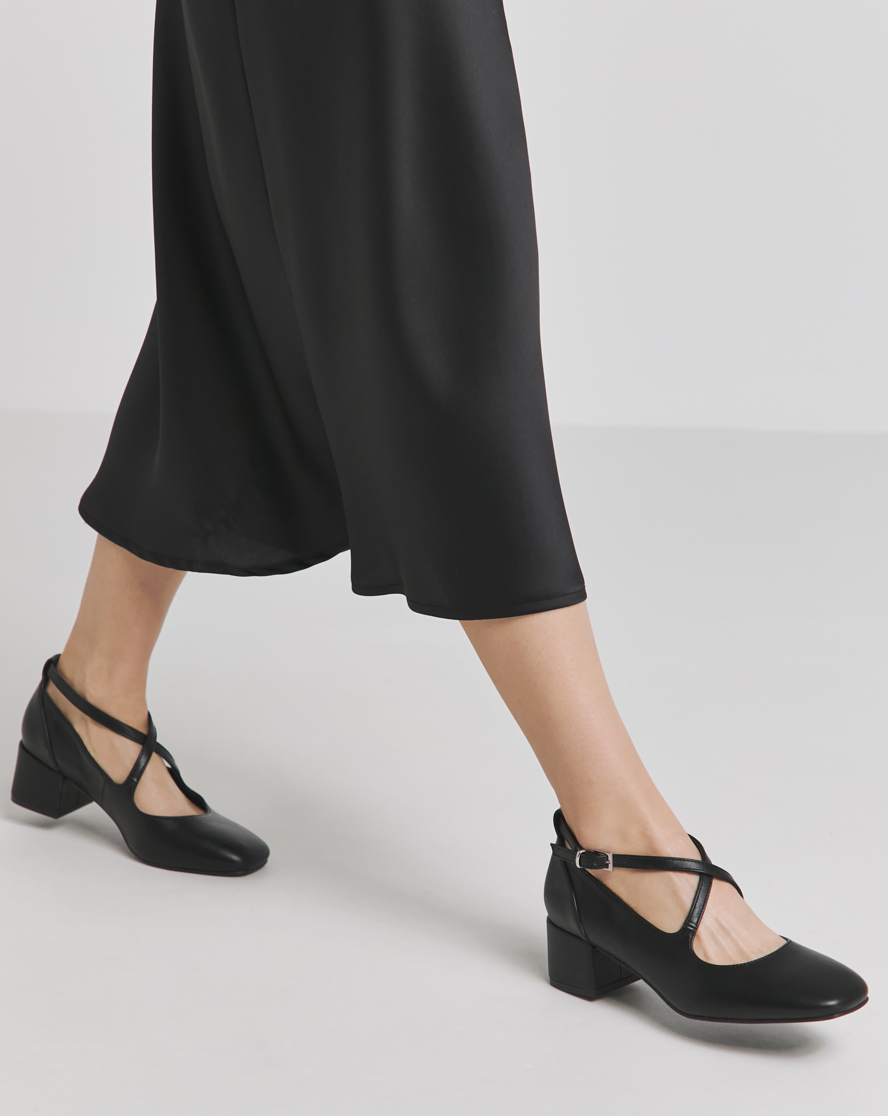 Cross Strap Mary Jane Ex Wide Fit