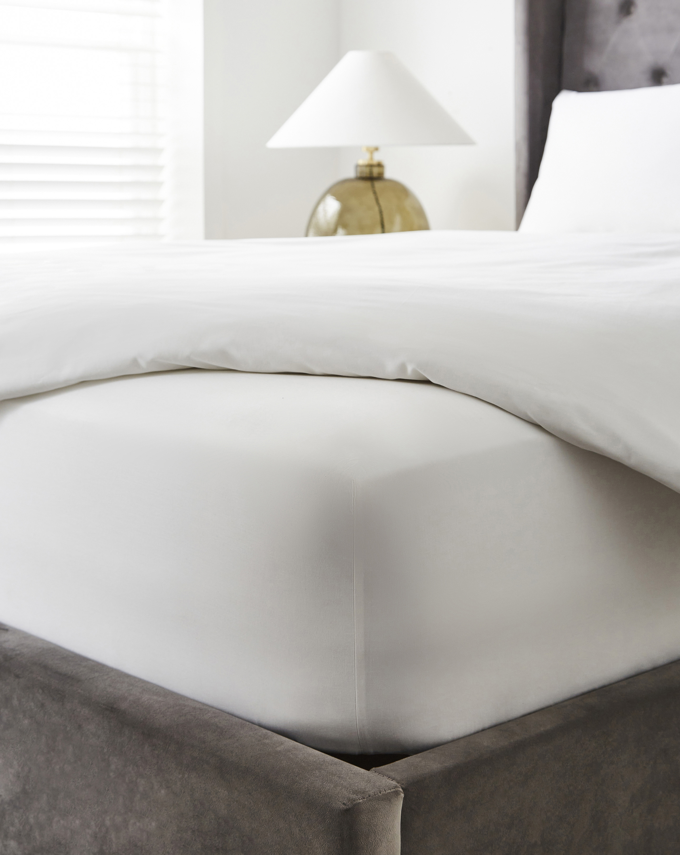 Hotel 300TC Extra Deep 38cm Fitted Sheet