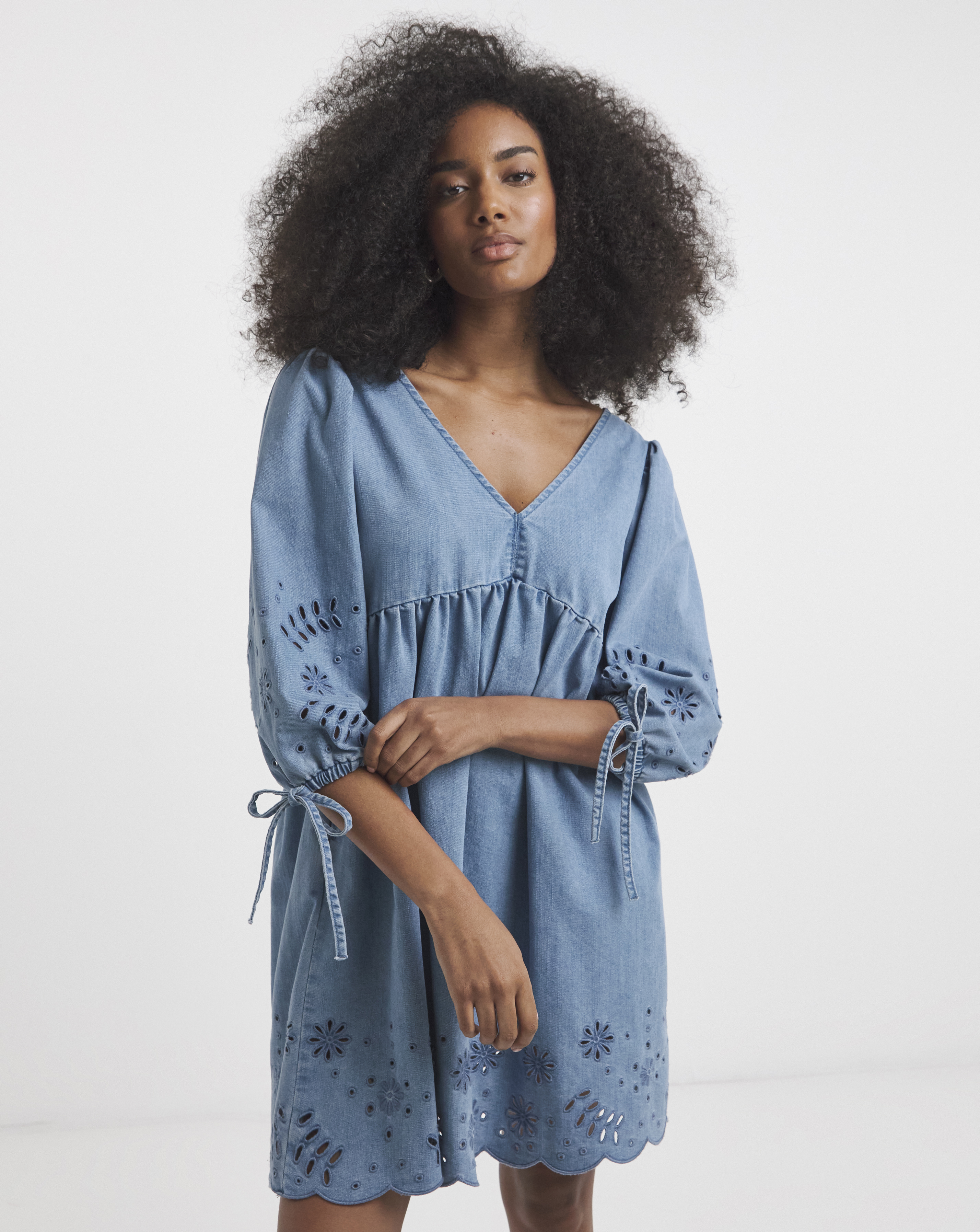 Simply Be - Women's Mid Wash Cutwork Denim Mini Smock Dress - Size 10 - Mid wash - 72% Cotton 28% Polyester