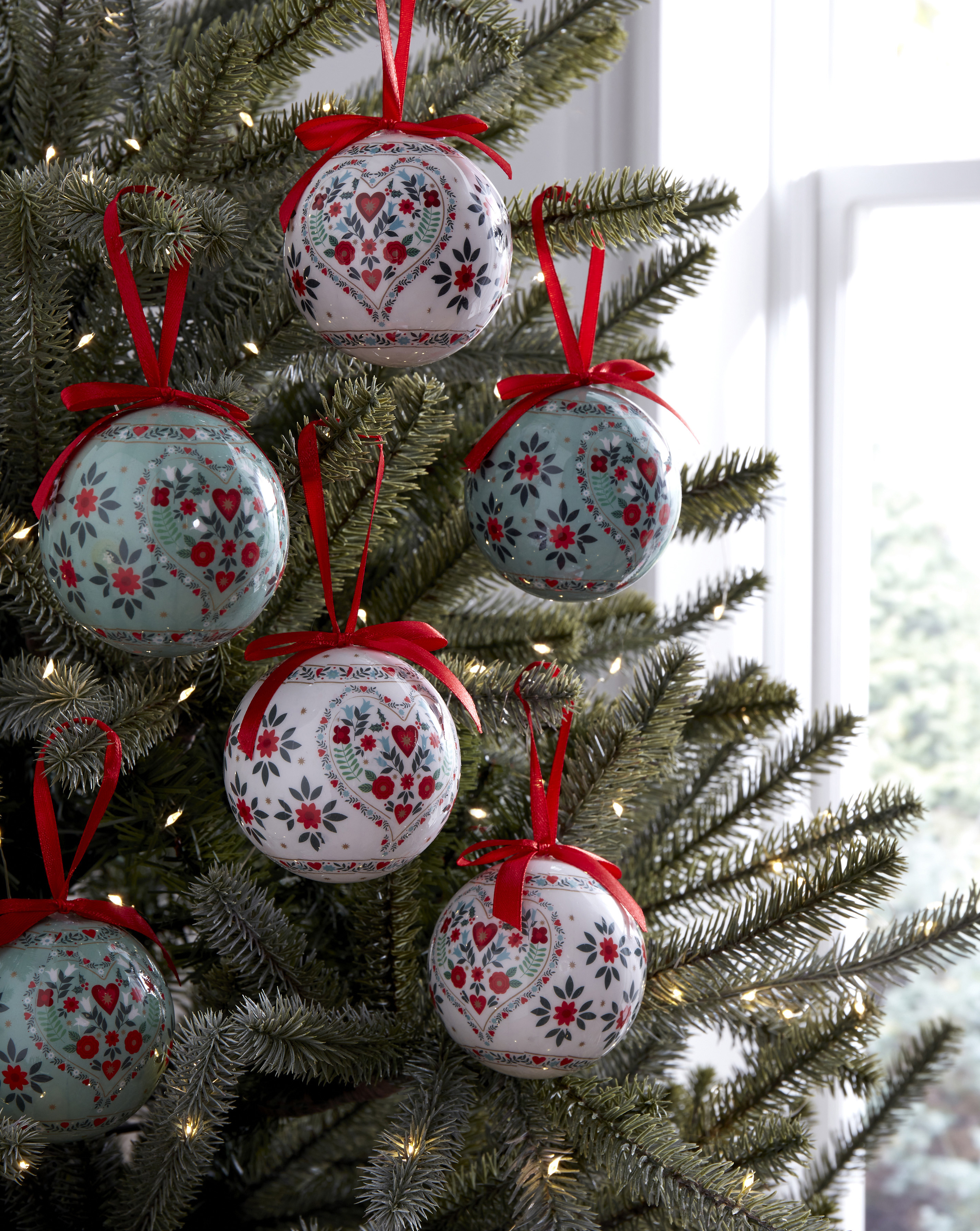 Gisela Graham 6 Alpine Baubles, Red Bow