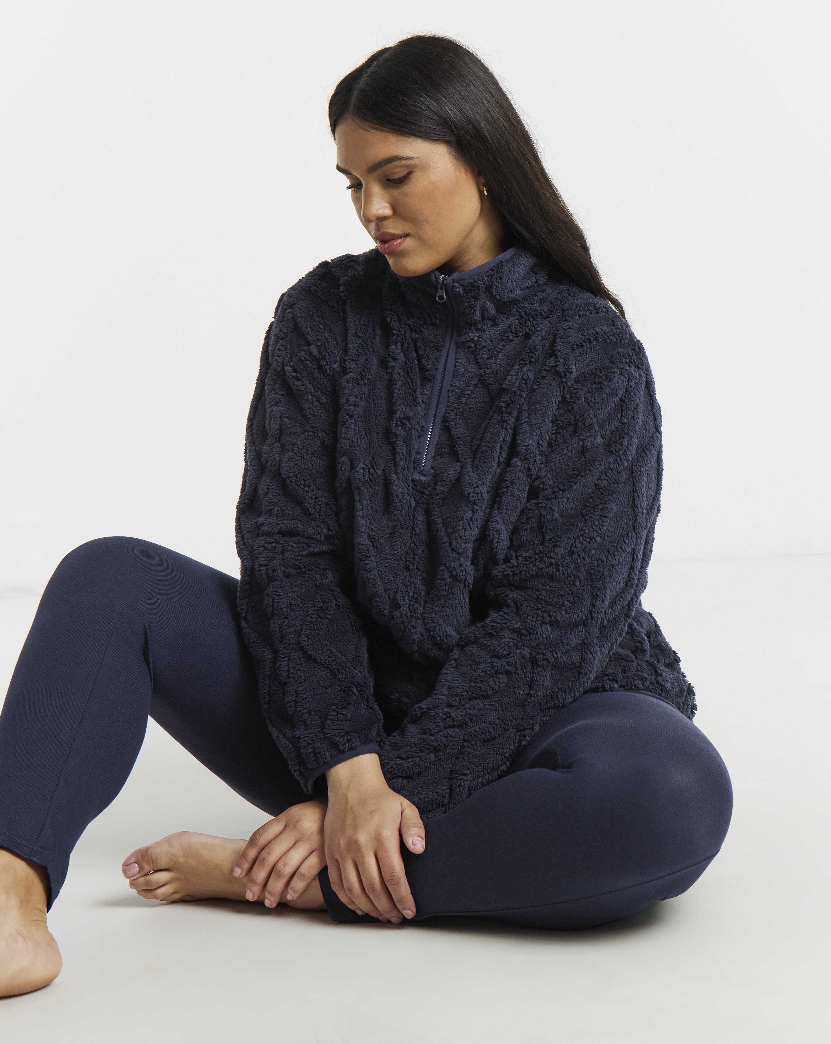 Pretty Secrets Cable Lounge Set
