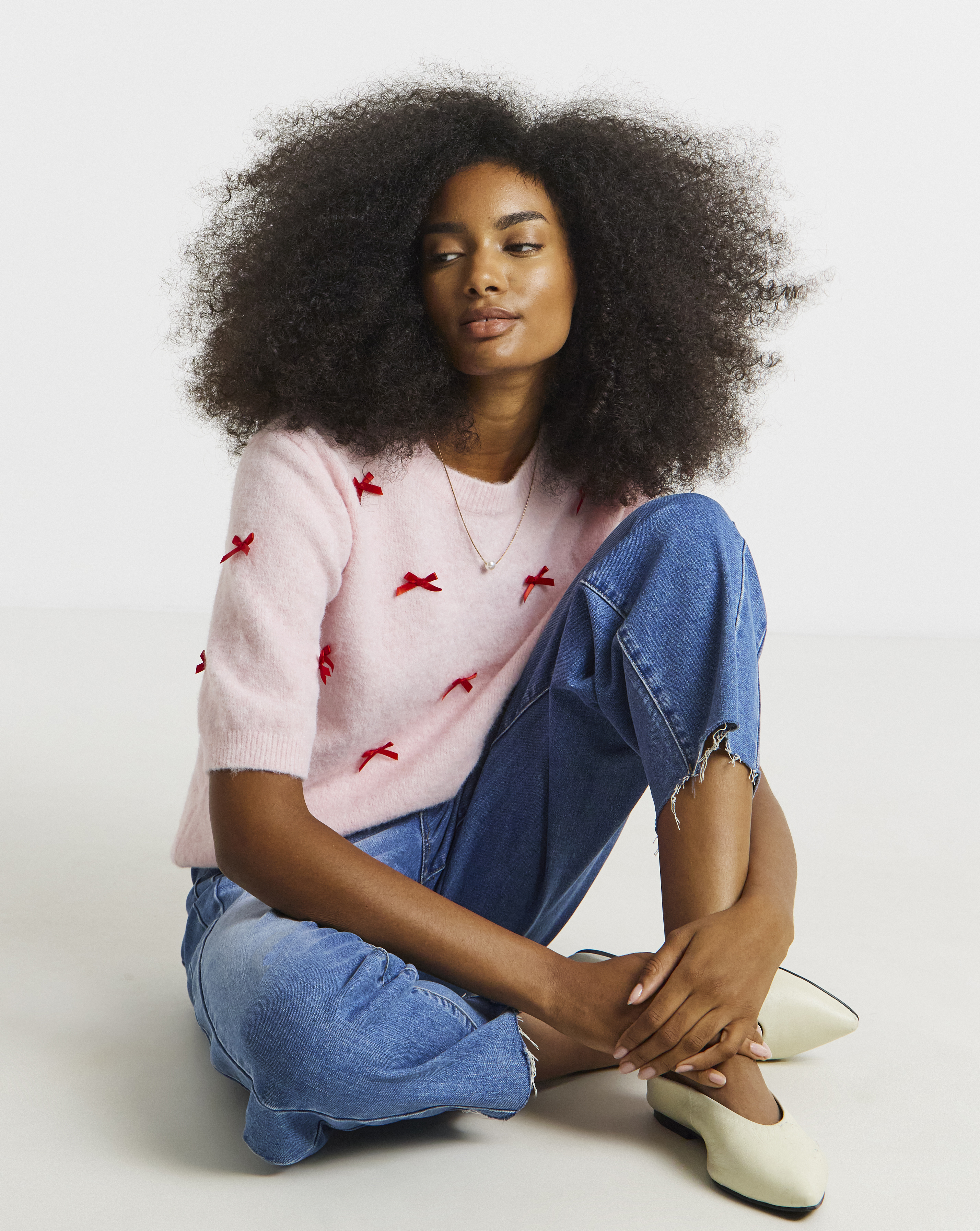 Embroidered Bow Knitted Jumper