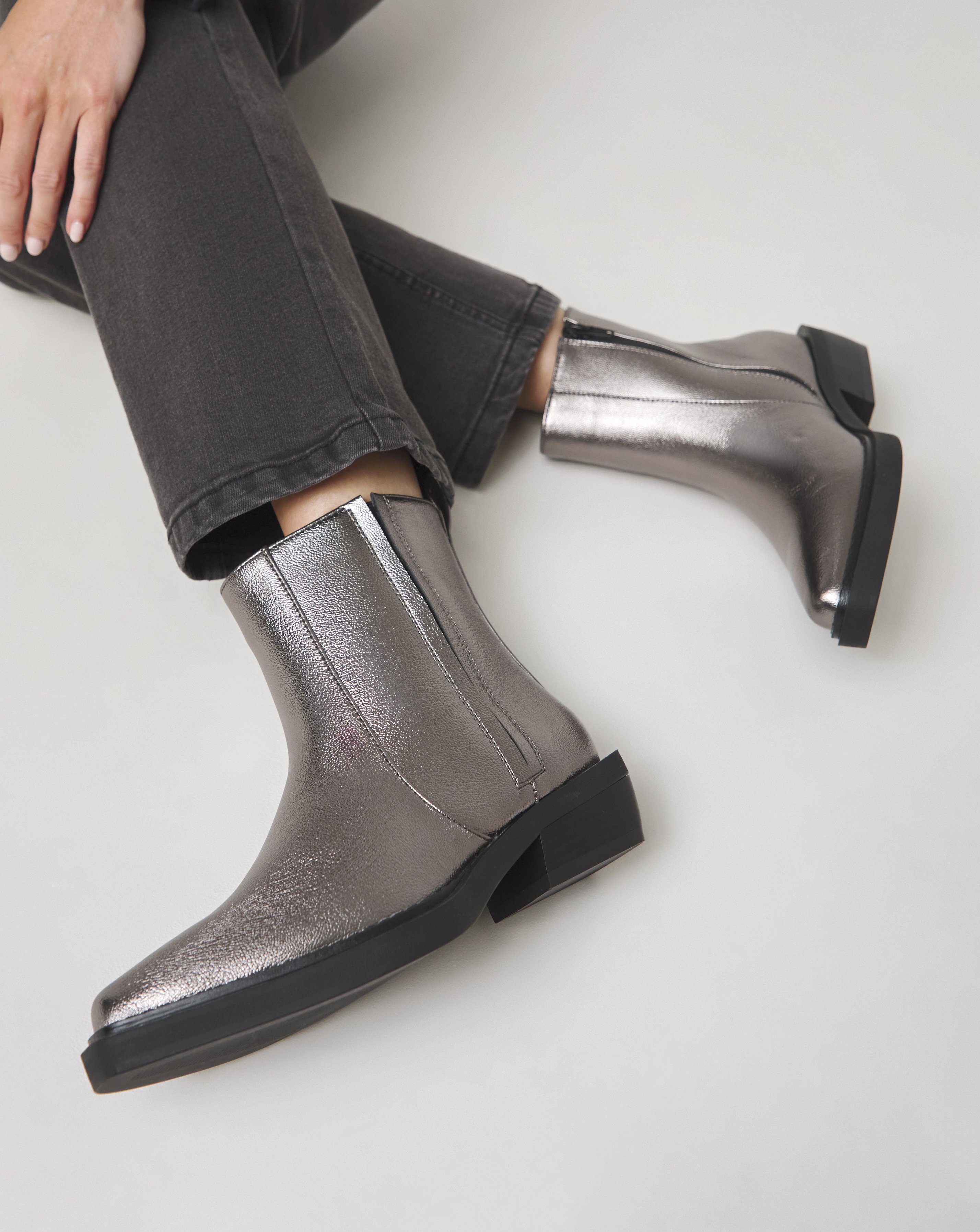 Secret Stretch Seam Western Boots Wide