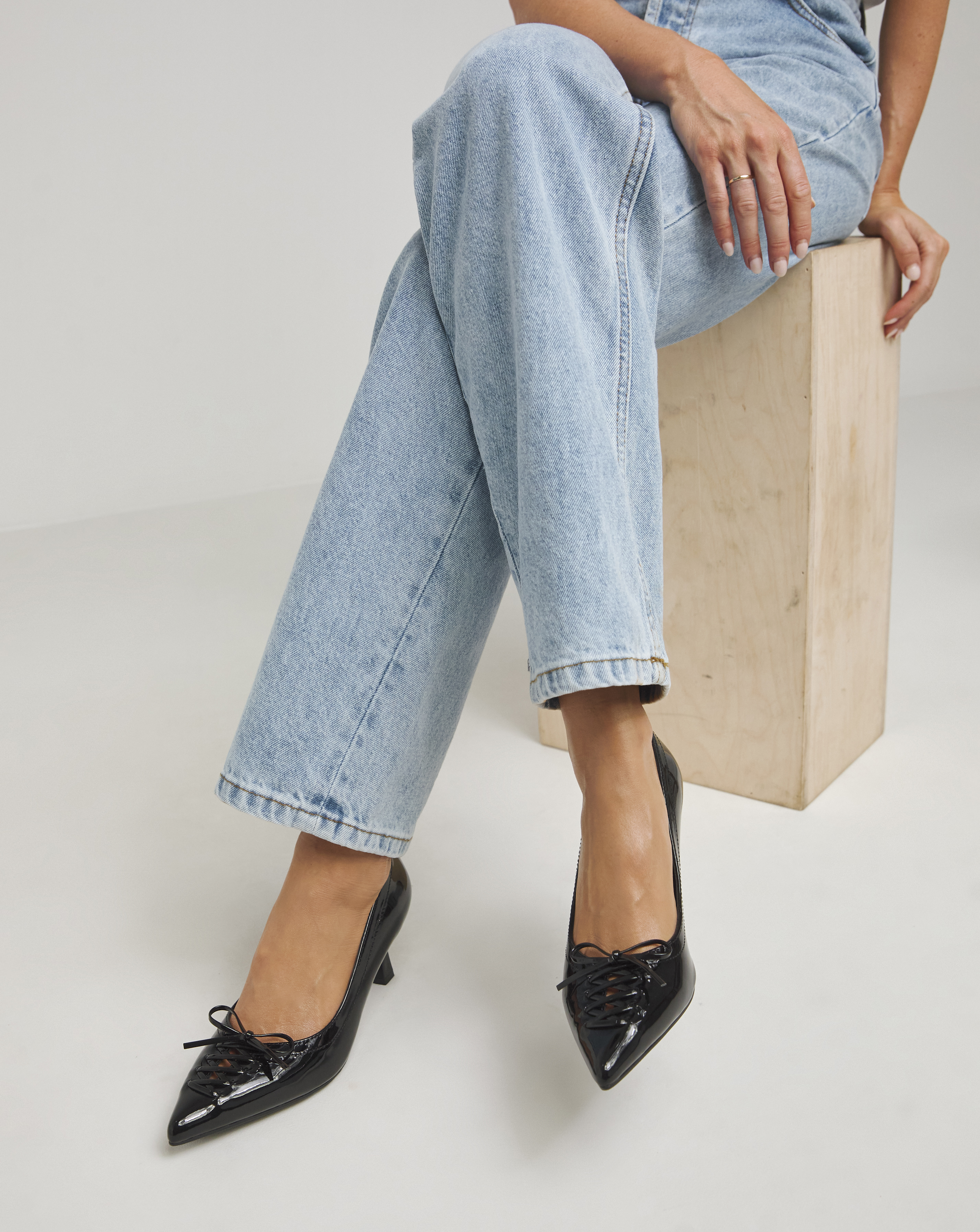 Lace Front Pointy Toe Court Shoe ExWide