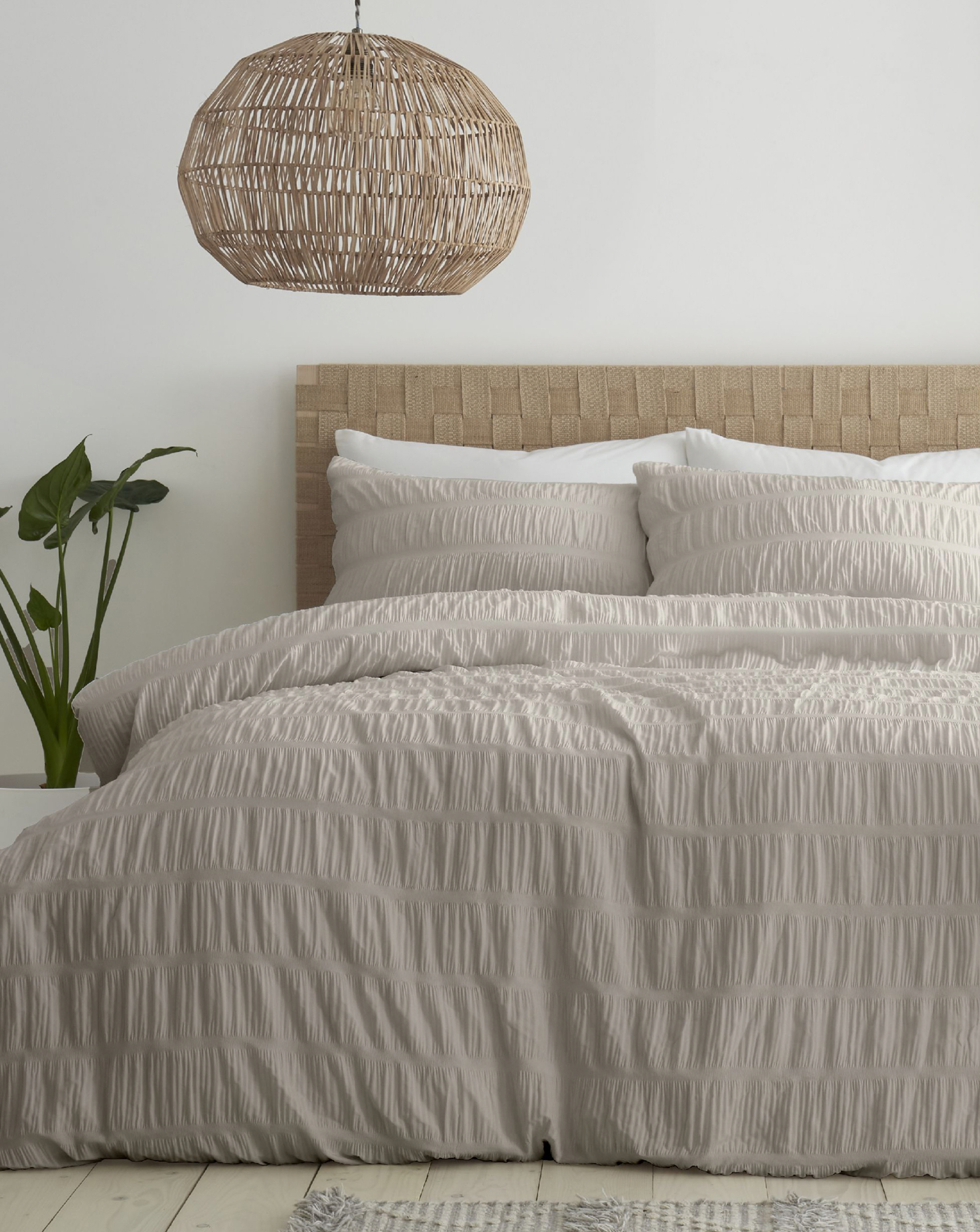 Catherine Lansfield Seersucker Duvet Set