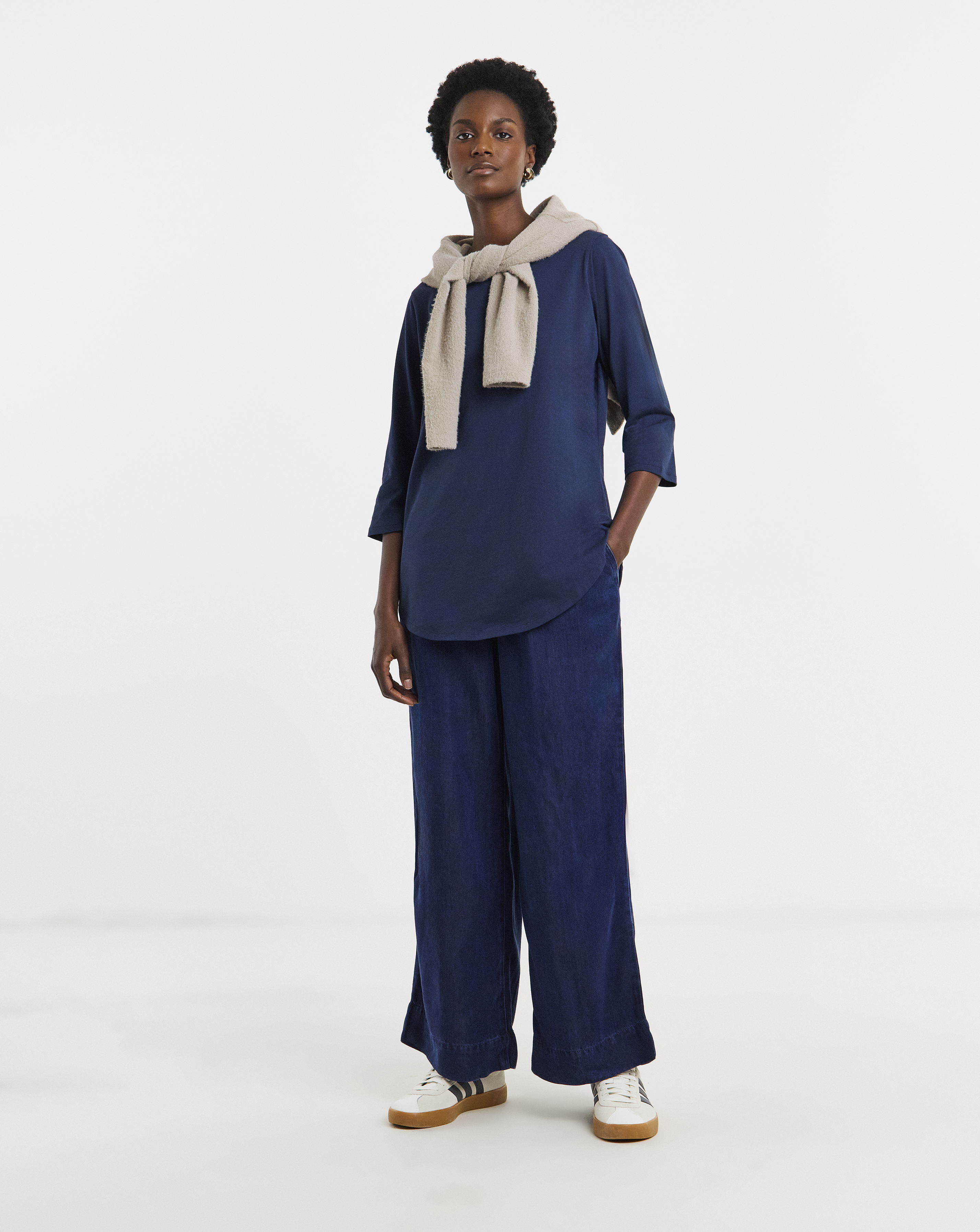 Longline Curved Hem 3/4 Sleeve Top
