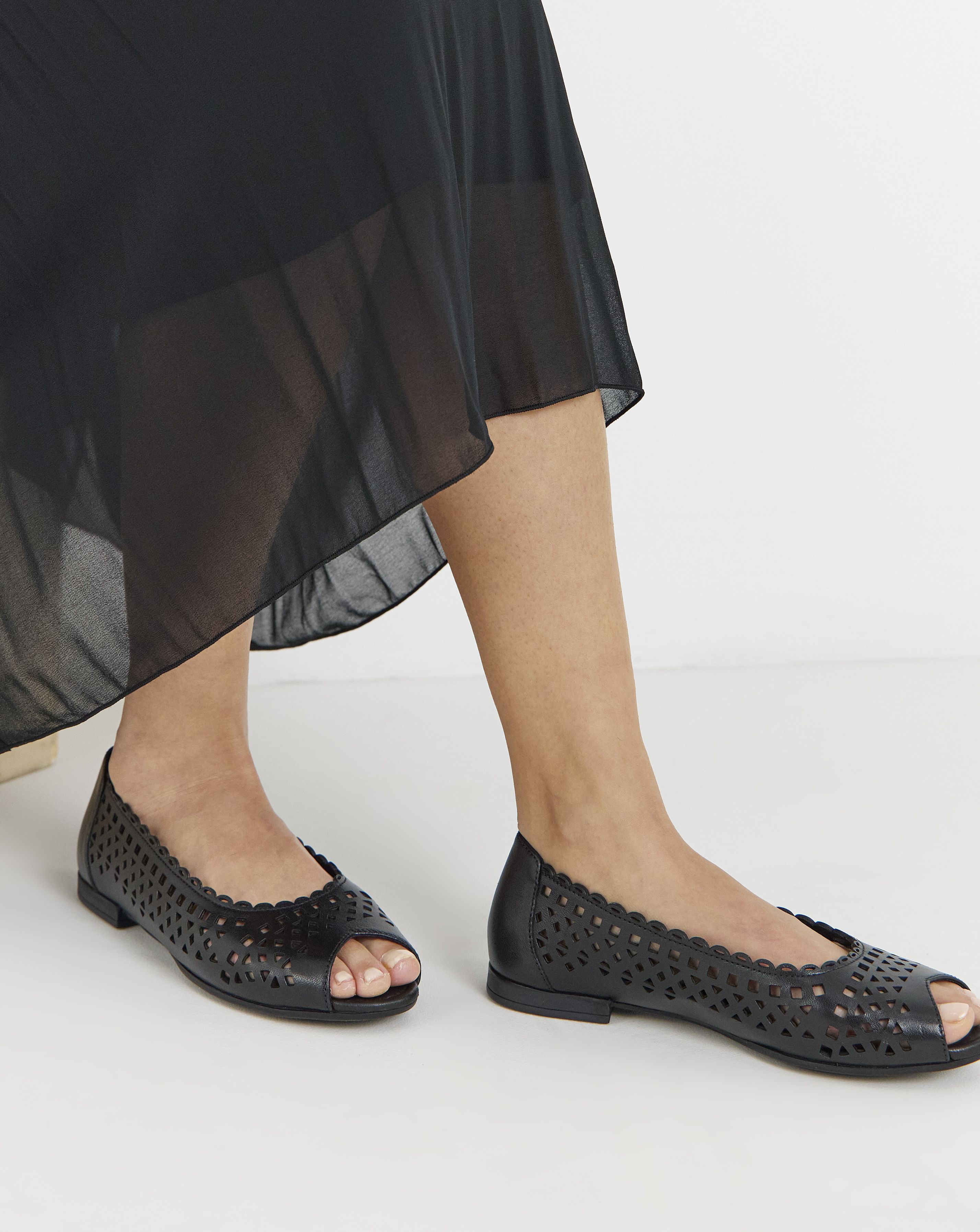 Lasercut Peep Toe Shoe Wide