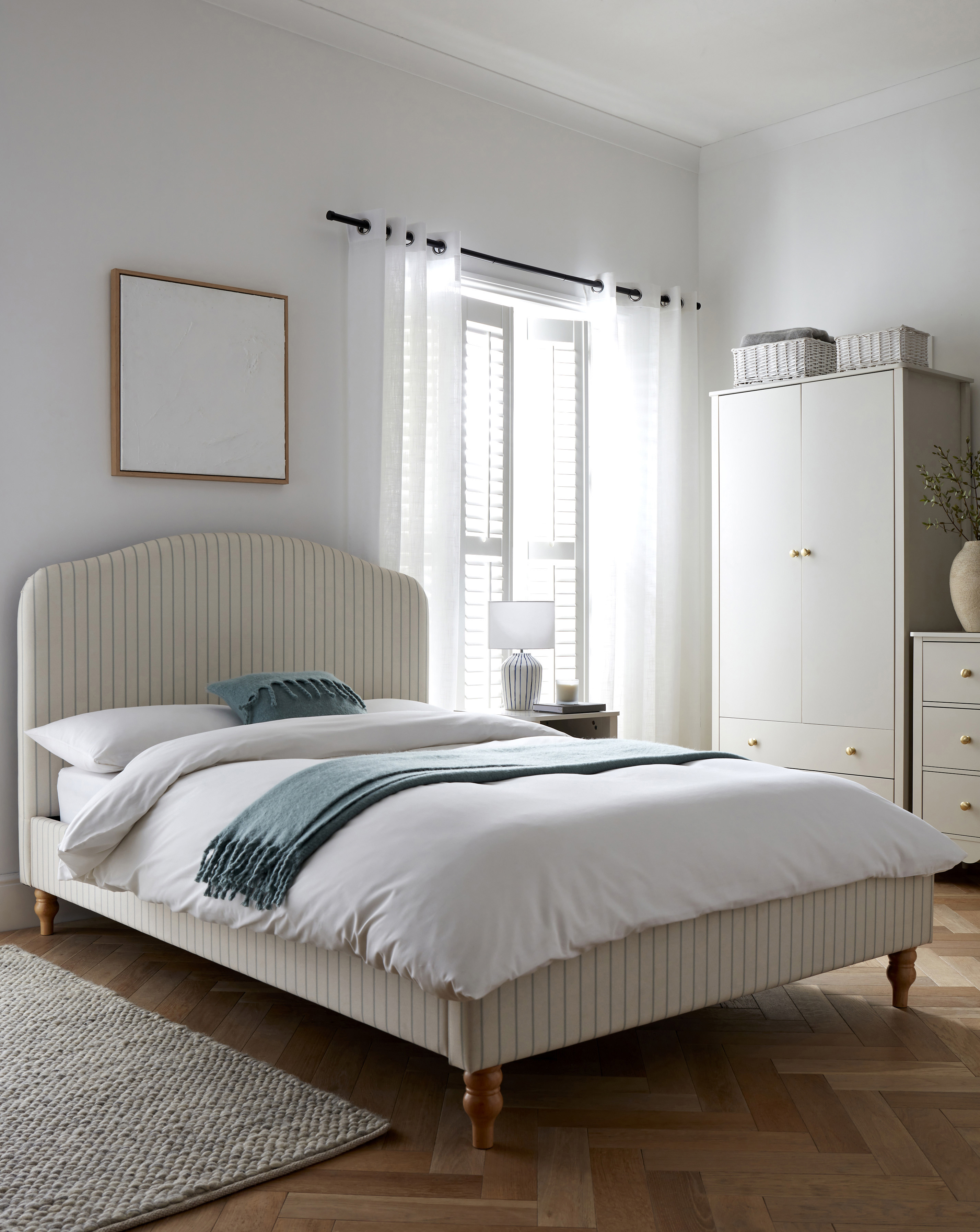 Julipa Stripe Frame & 3 Layer Mattress