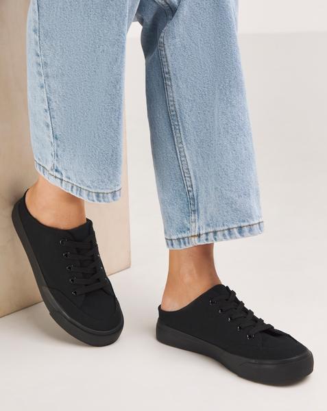 Mule Canvas Trainer Ex Wide Fit