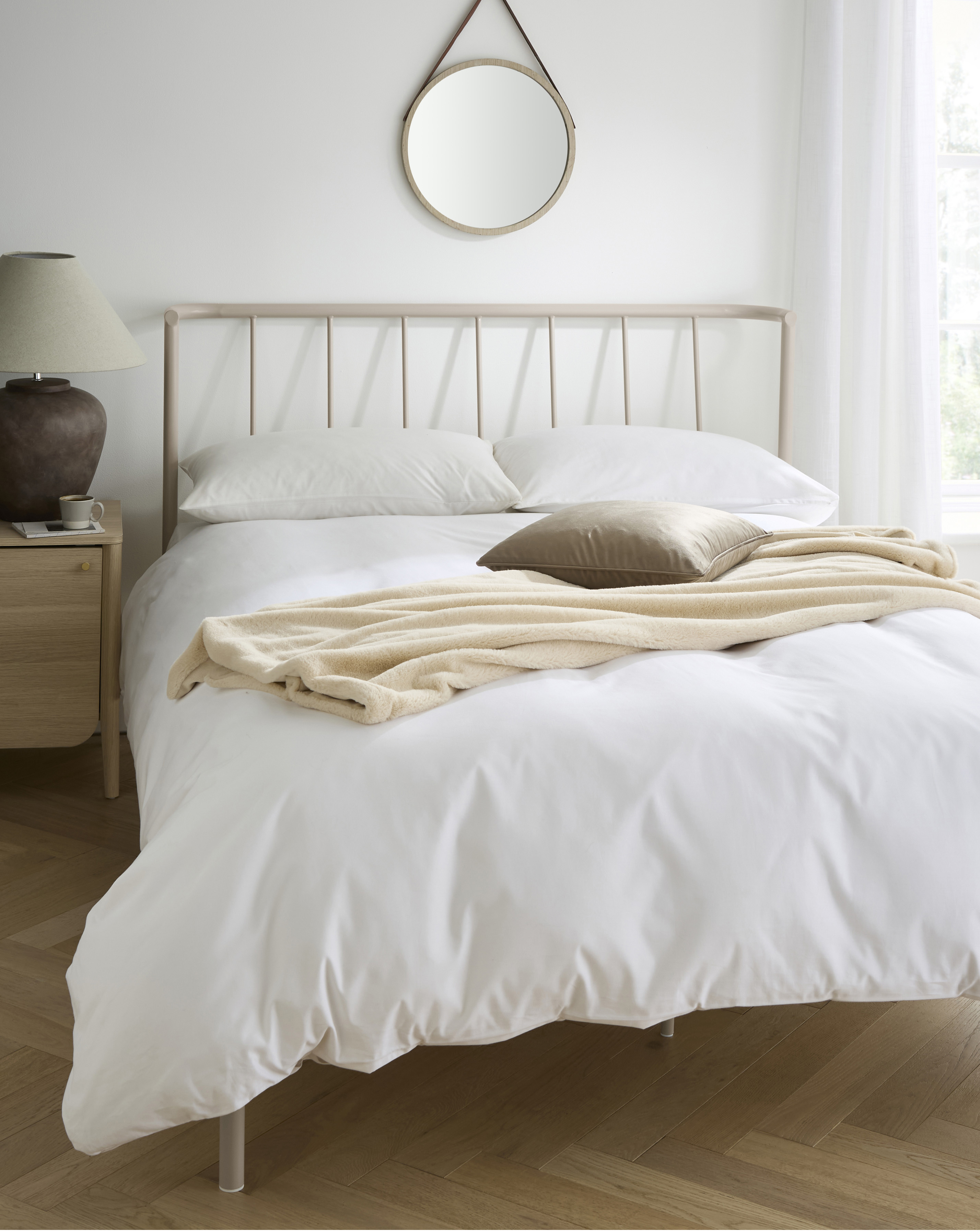 Cole Curved Metal Bed