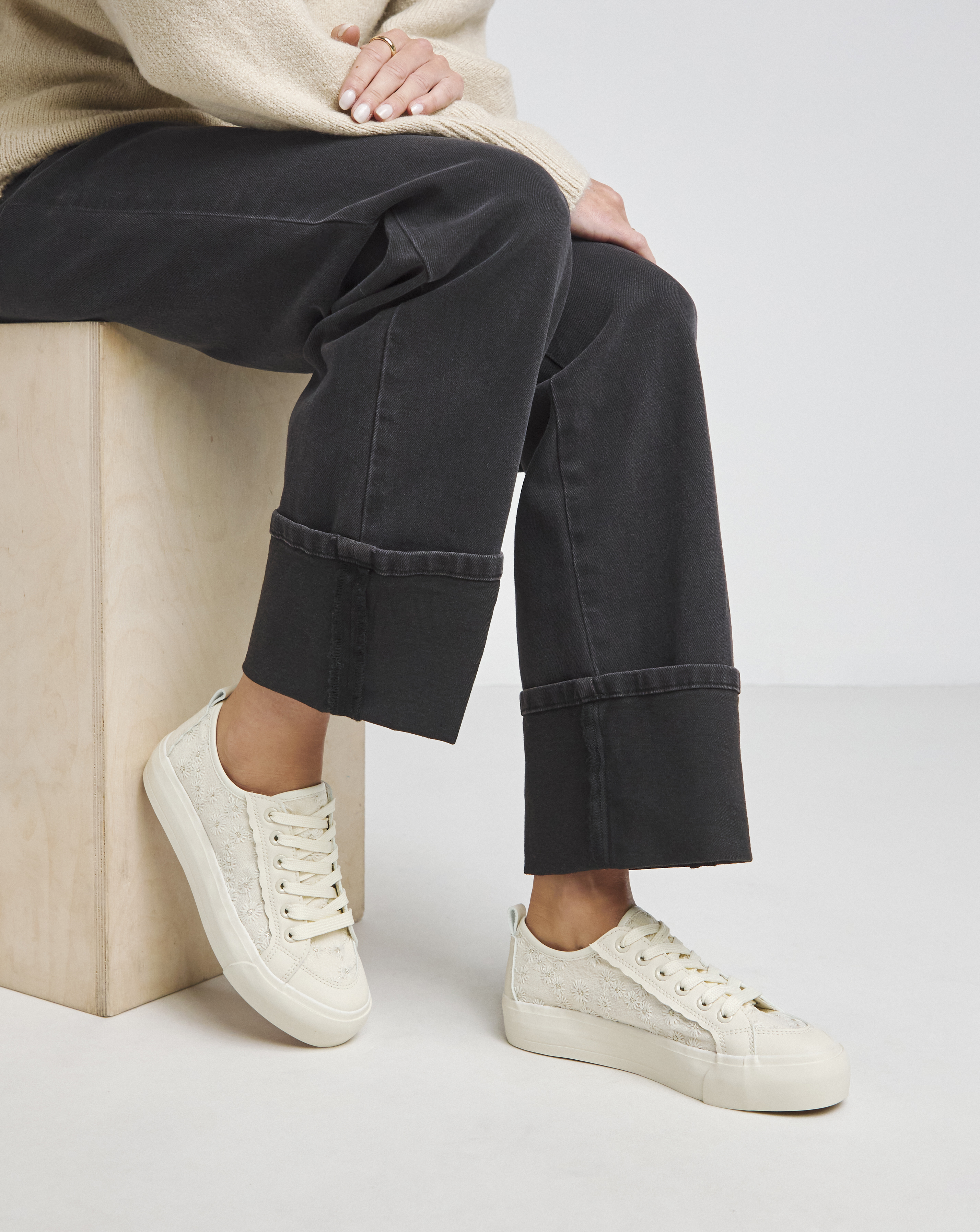 Mesh Lace Trainer