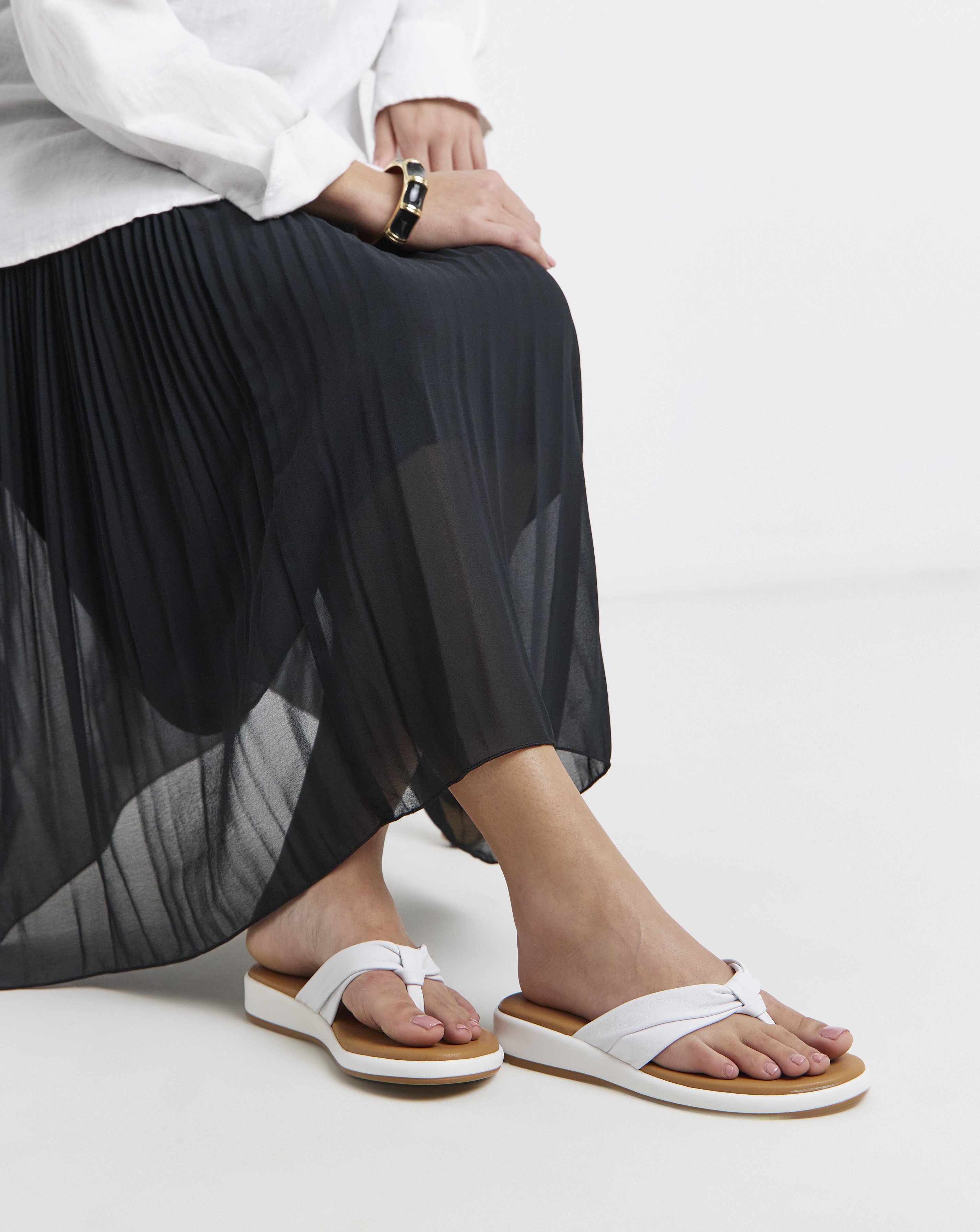 Toe Post Low Wedge Sandal Wide