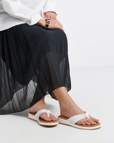 Toe Post Low Wedge Sandal Wide
