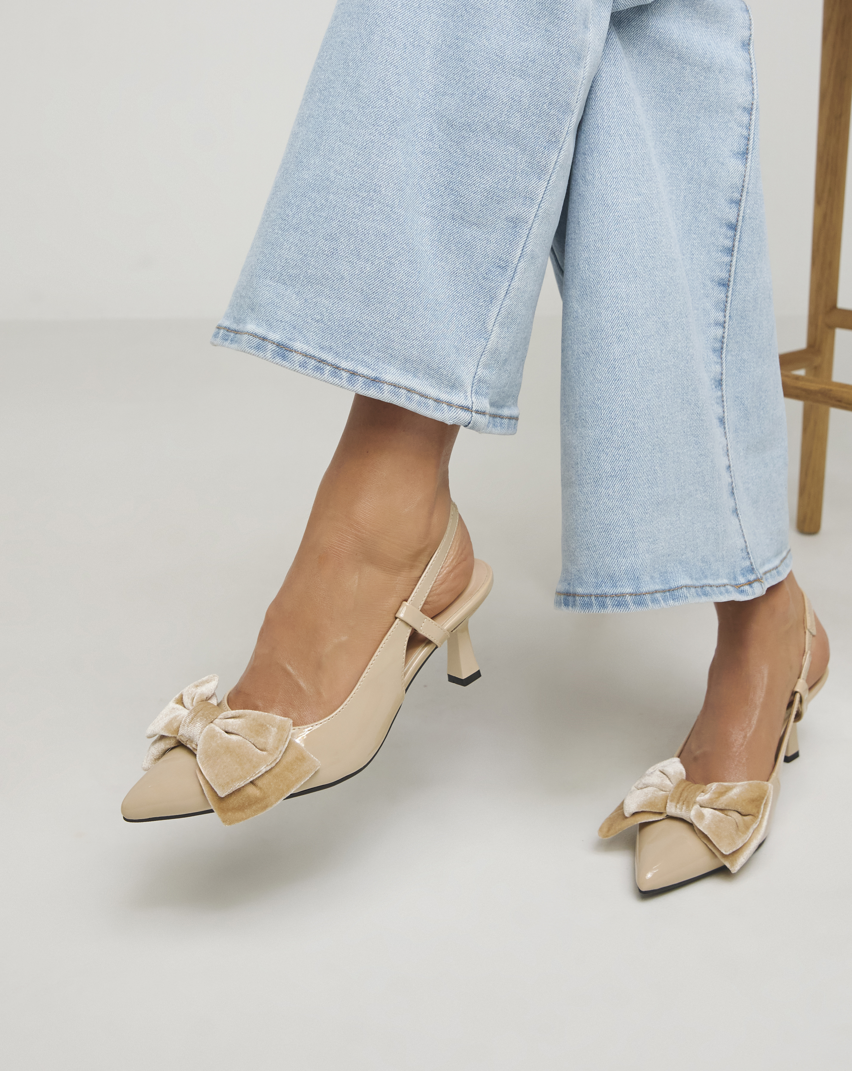 Oversized Bow Pointy Court Shoe Wide