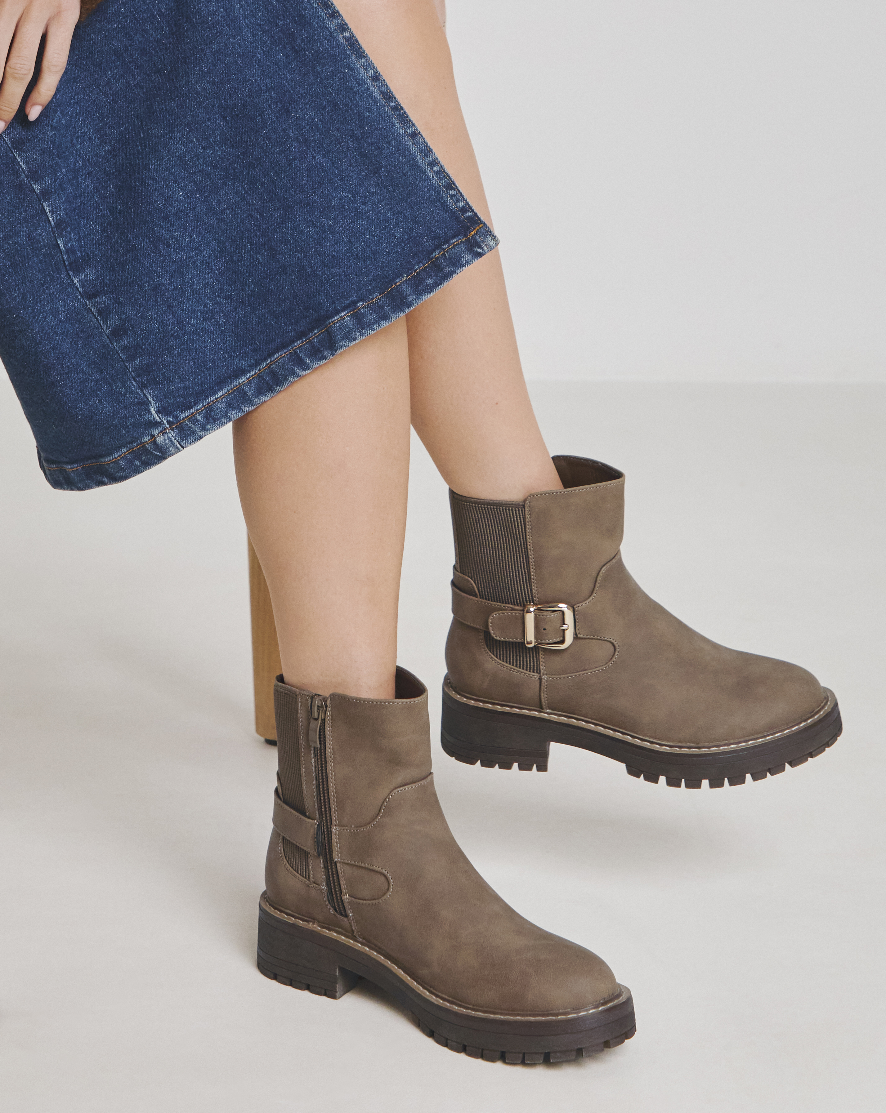 Ankle Chelsea Boots Wide E Fit