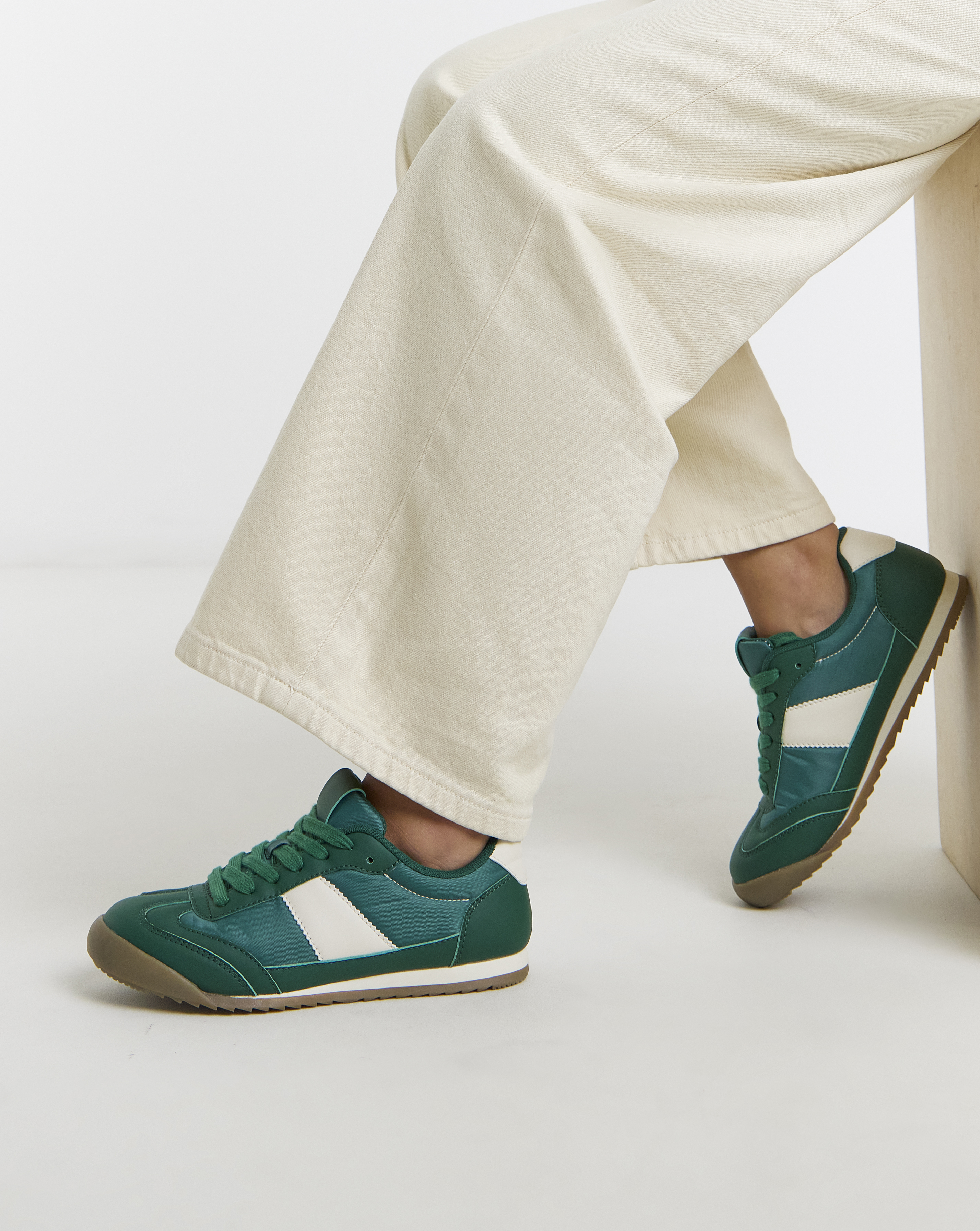 Classic Retro Trainer Extra Wide