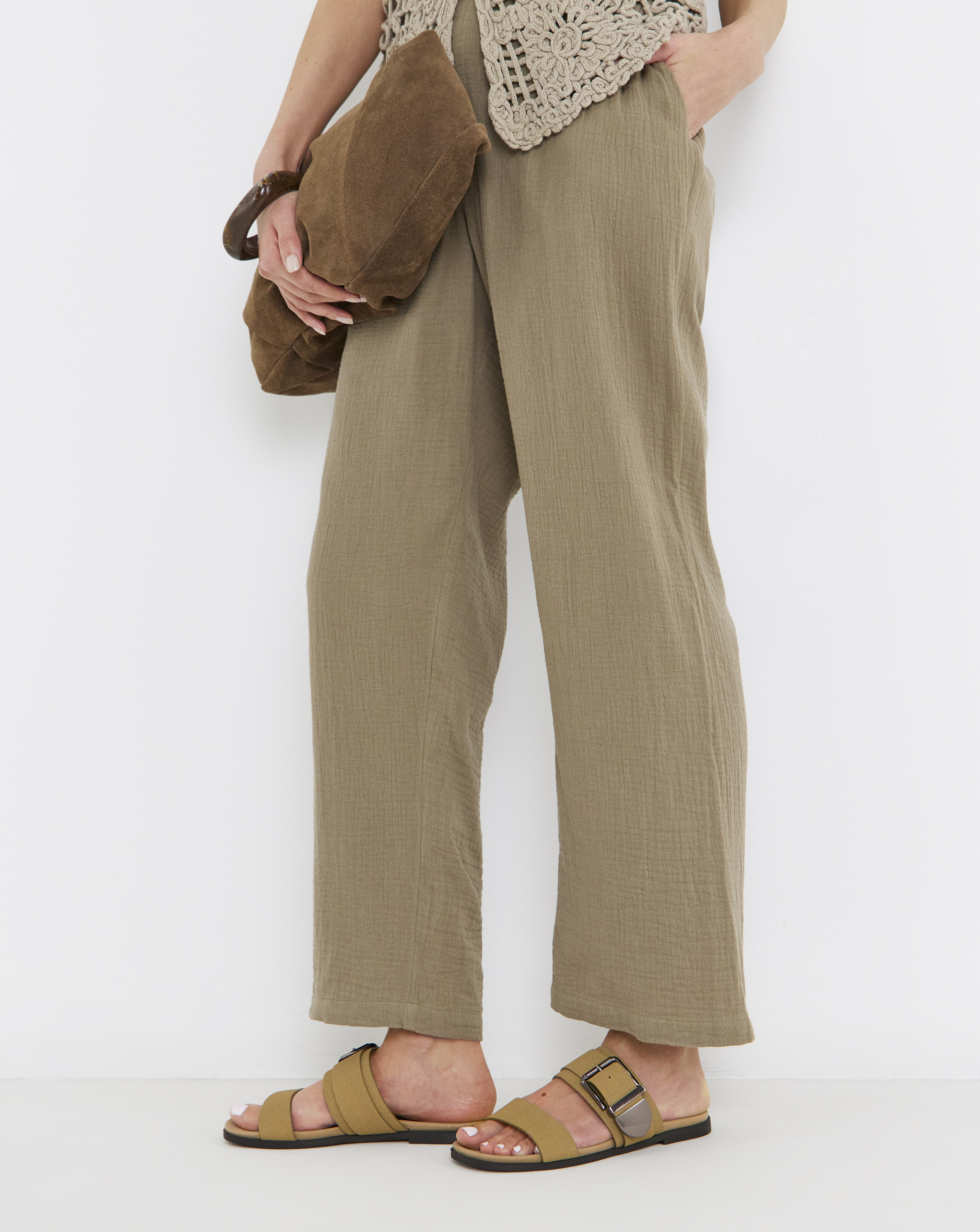 Buckle Detail Slider Extra Wide