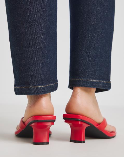 Toe Post Kitten Heel Wide