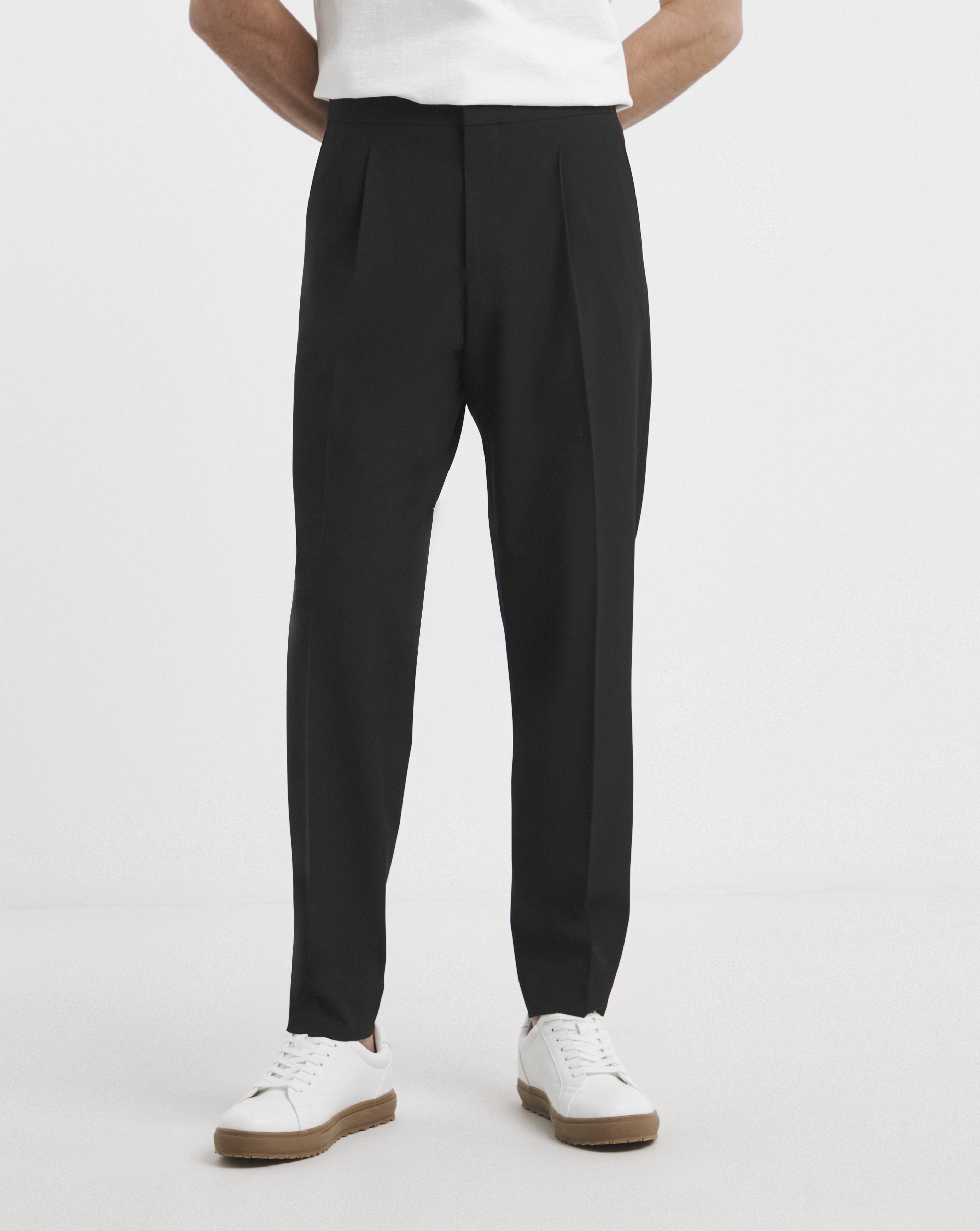 Tailored Loose Fit Pleat Stretch Trouser