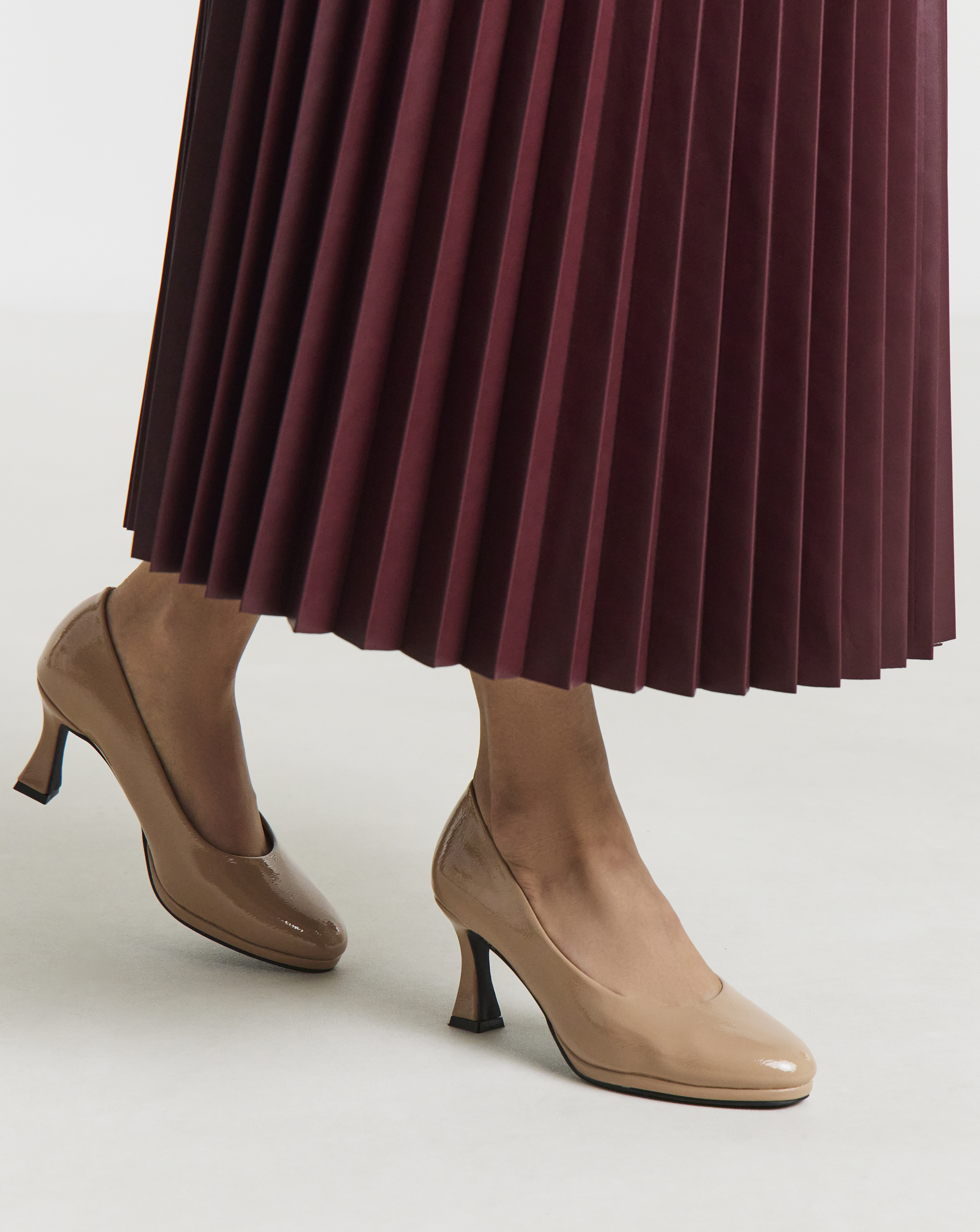 Court Shoe Heel Wide Fit