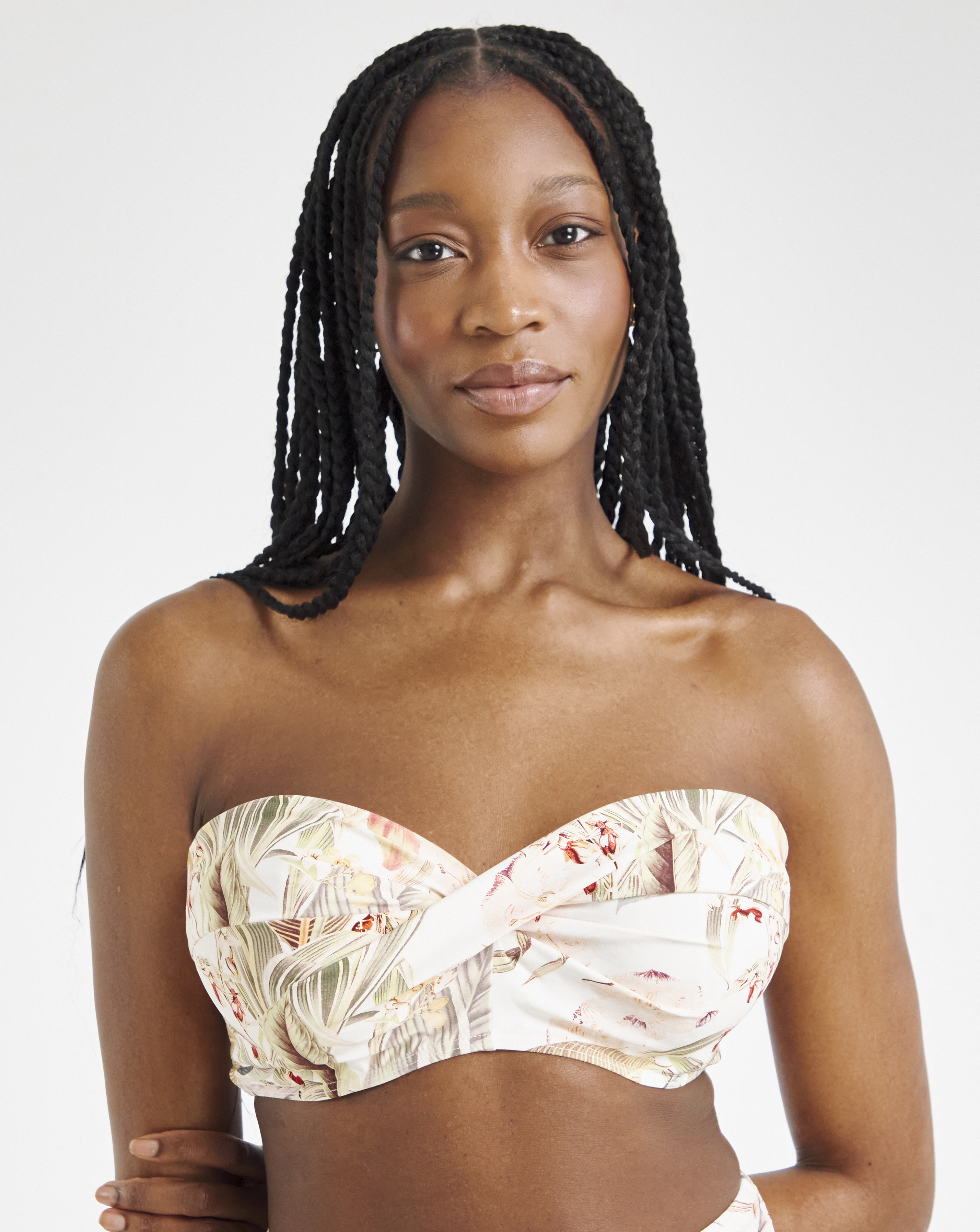MAGISCULPT Twist Front Bikini Top