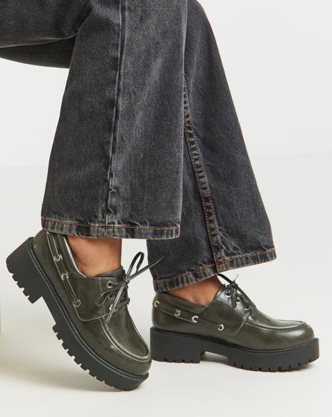 Chunky Brogue Boat Shoe Wide
