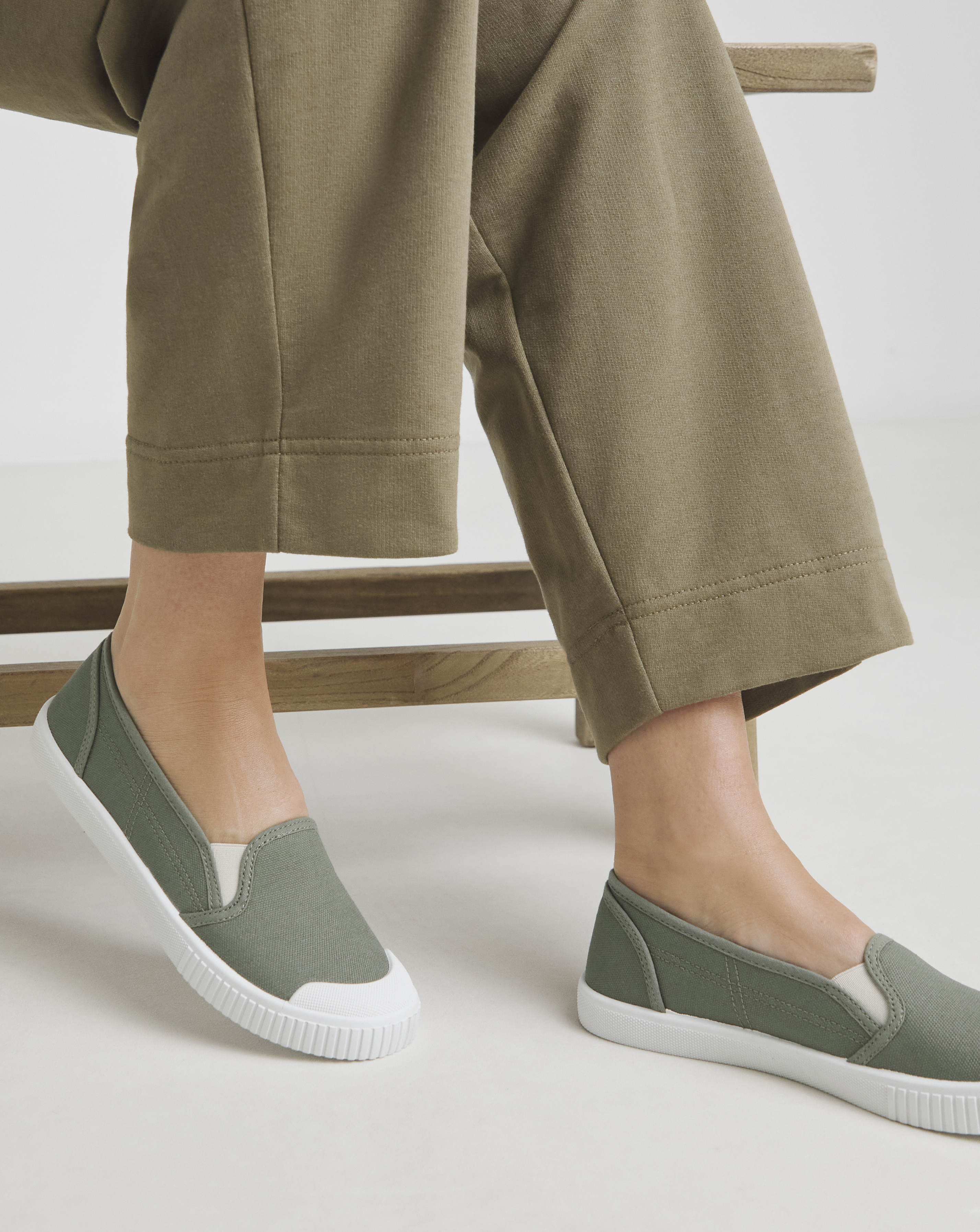Slip on Plimsole Standard Fit