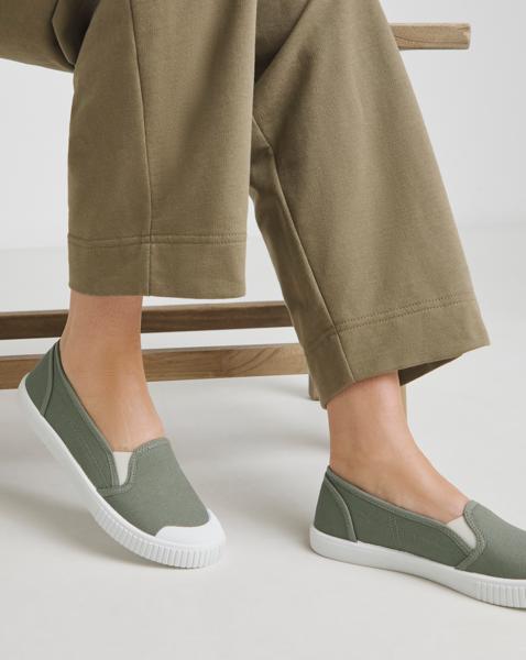 Slip on Plimsole Standard Fit