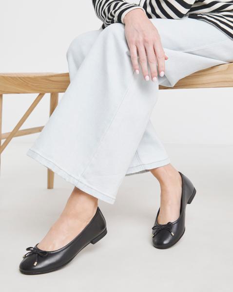 Classic Leather Ballerina Wide