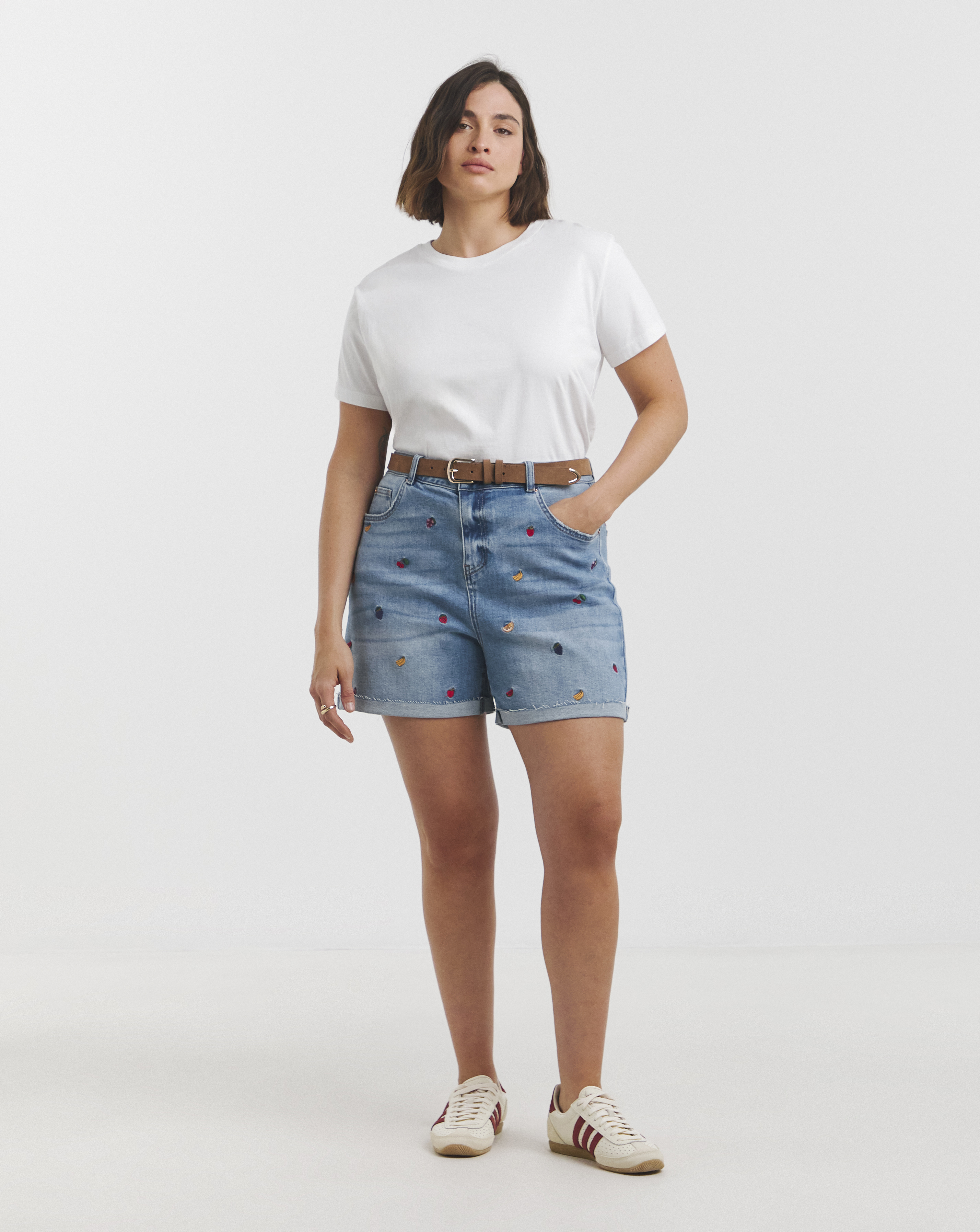 SBE Fruit Roll Hem Short