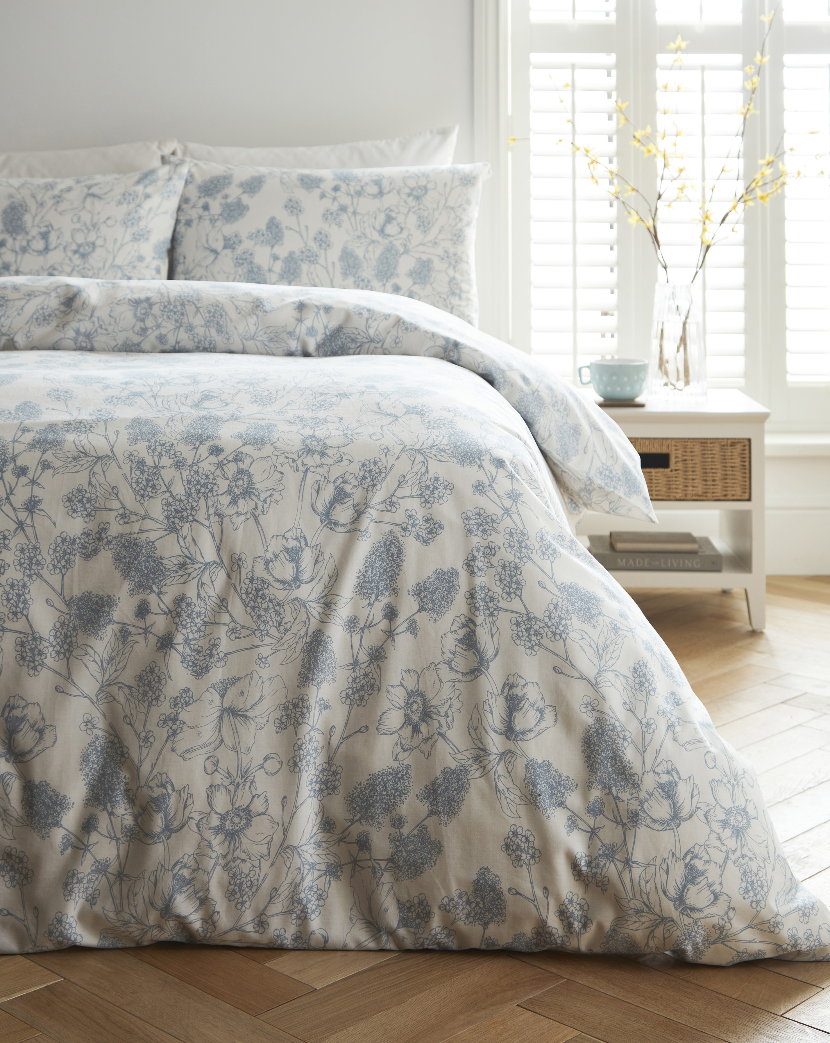 Julipa Toile Print Blue Duvet Set - Blue/White