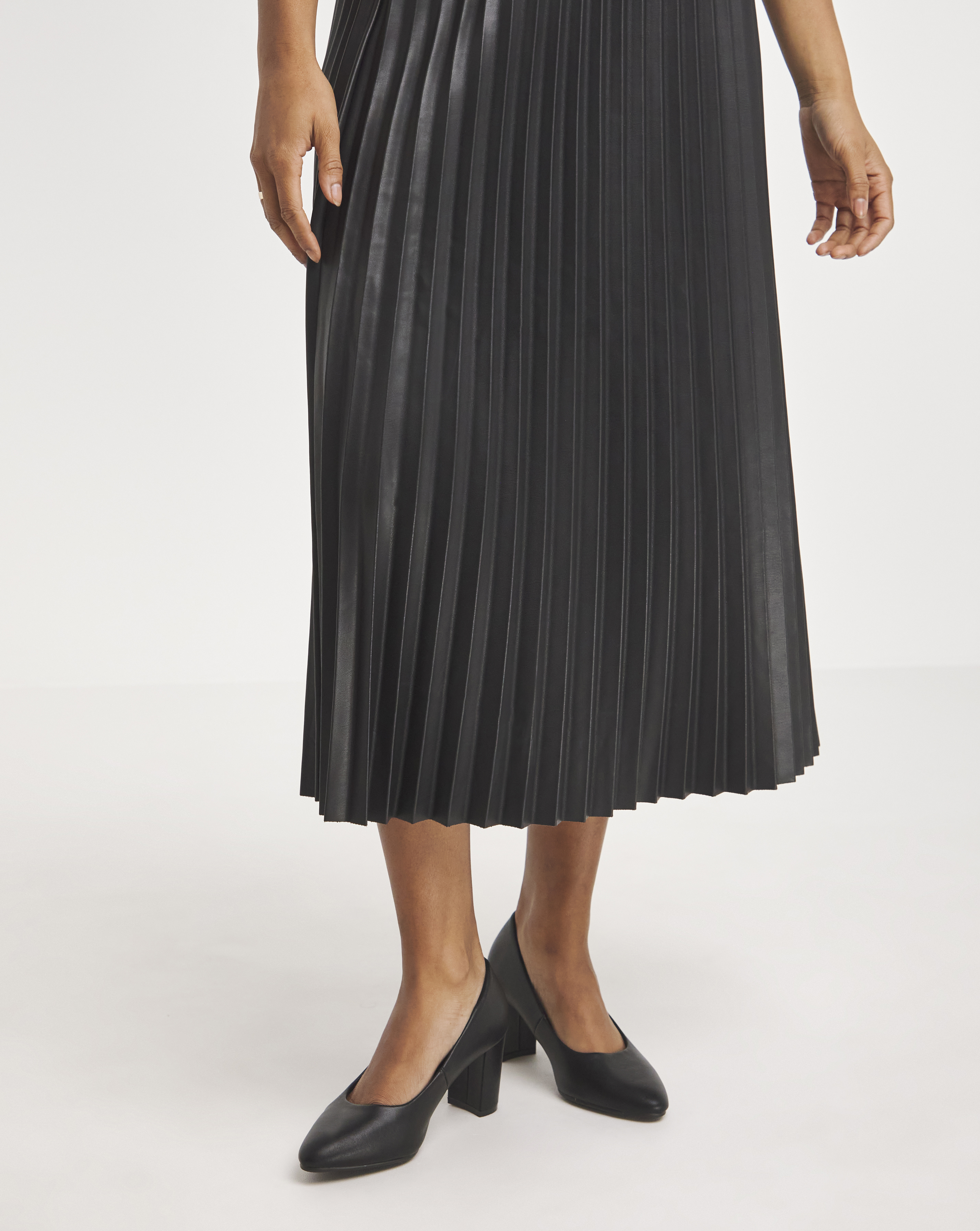 Comfort Flexible Court Shoe EEE Fit