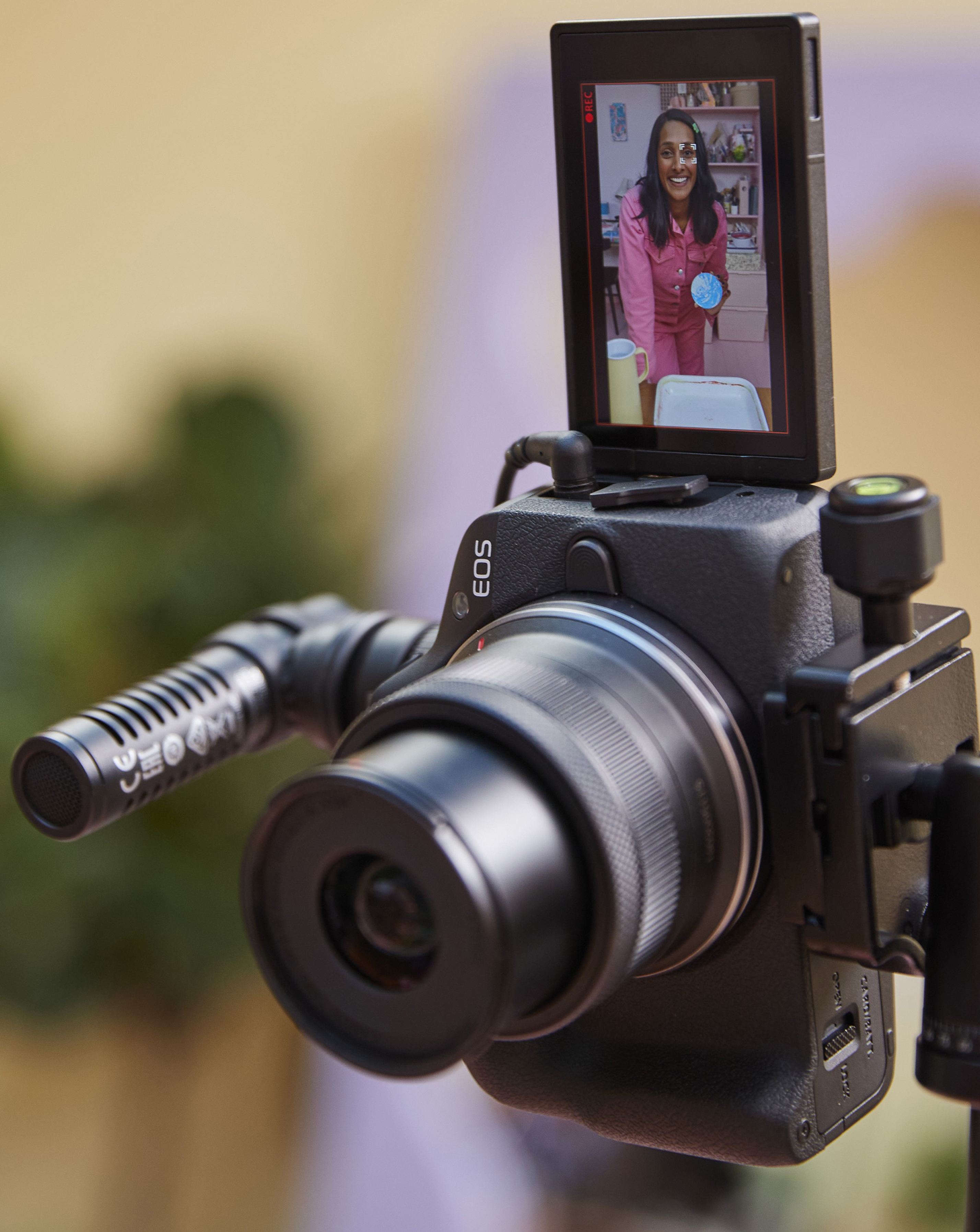 View 4 of Canon EOS R50 APS-C Camera inc Lens
