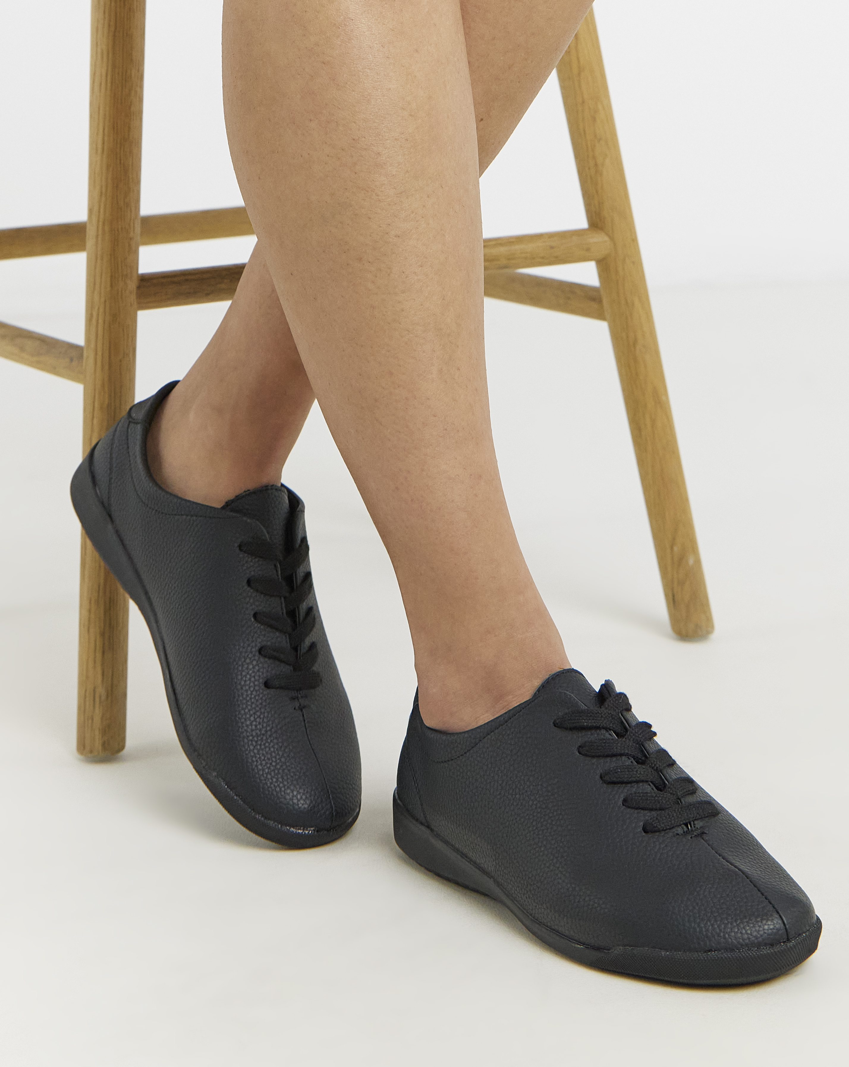 Tumbled Lace Up Trainer E Fit