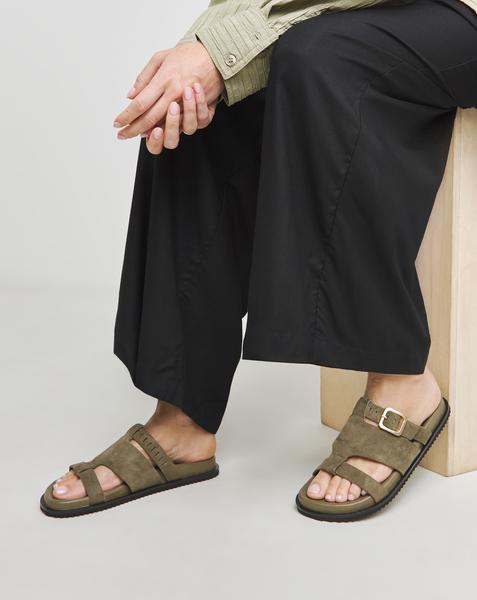 Lasercut Detail Footbed Sandal Std