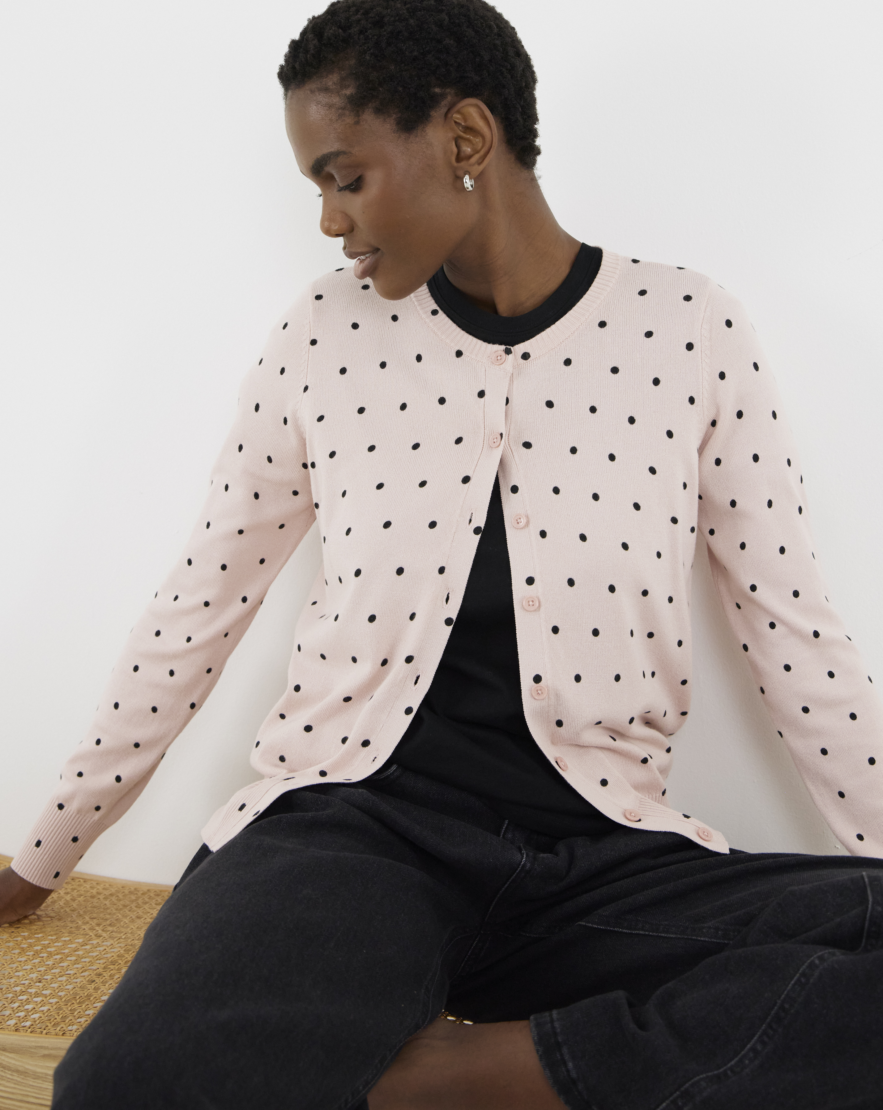CREW NECK CARDIGAN
