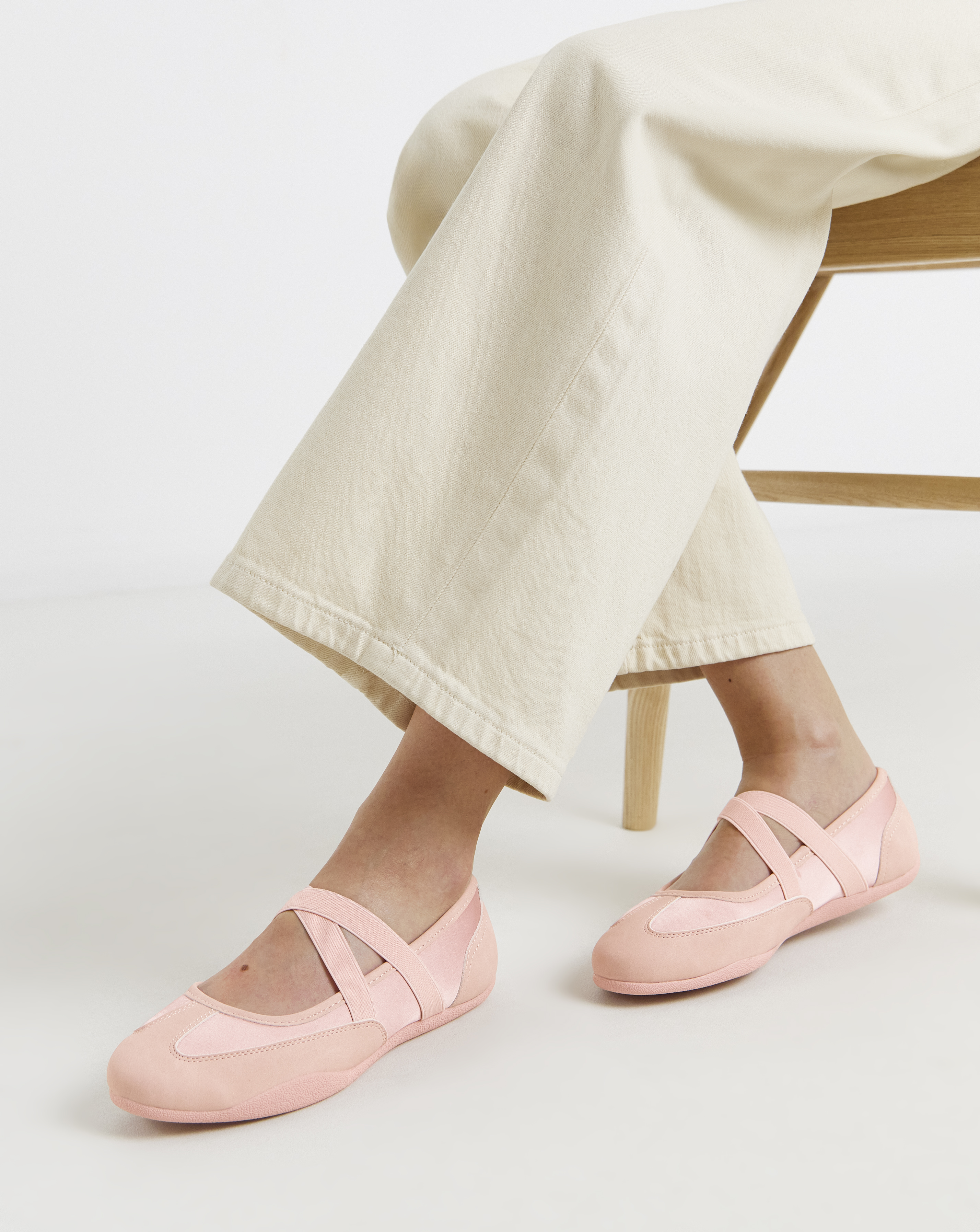 Ballet Trainer Wide