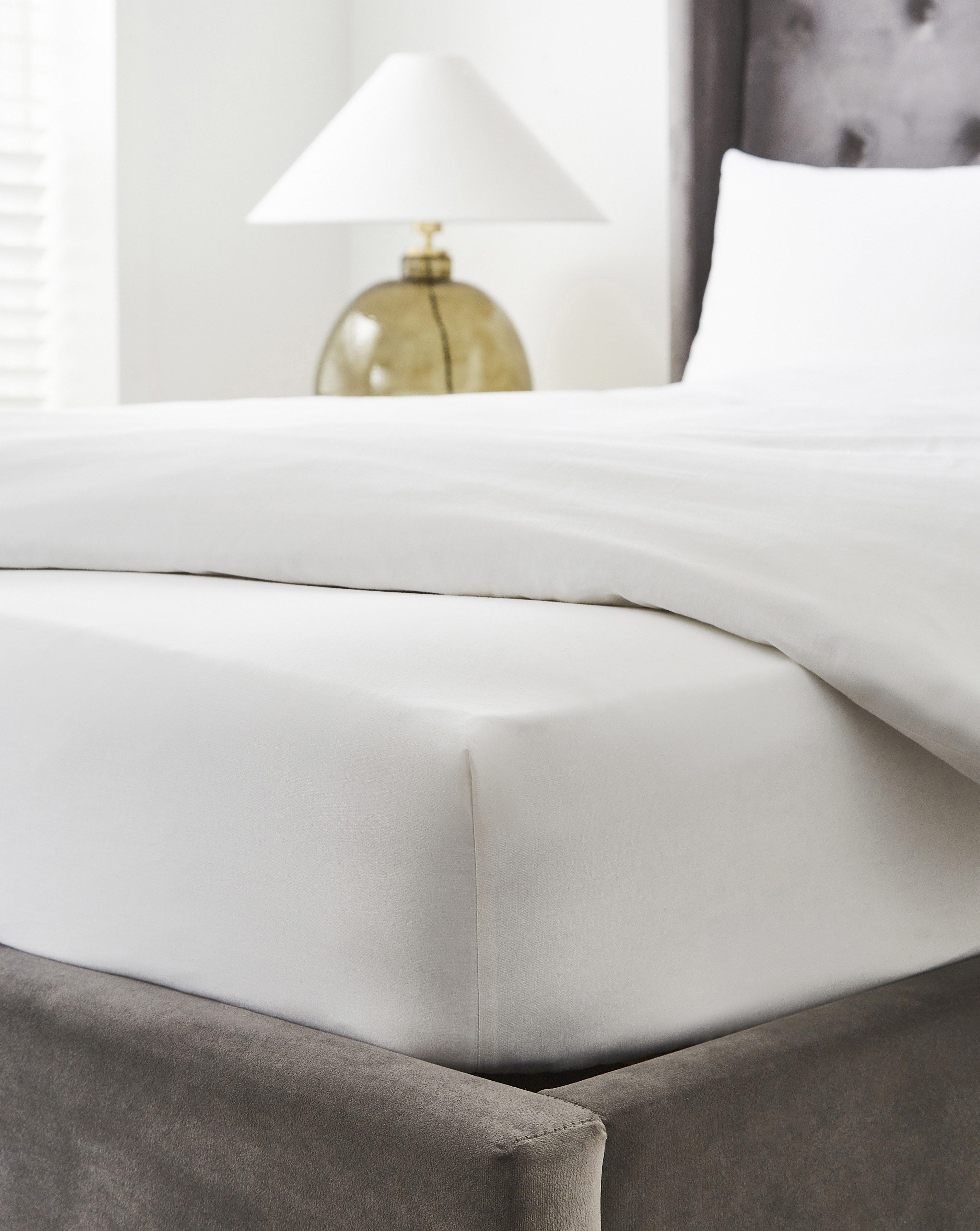 Hotel 300TC 30cm Fitted Sheet