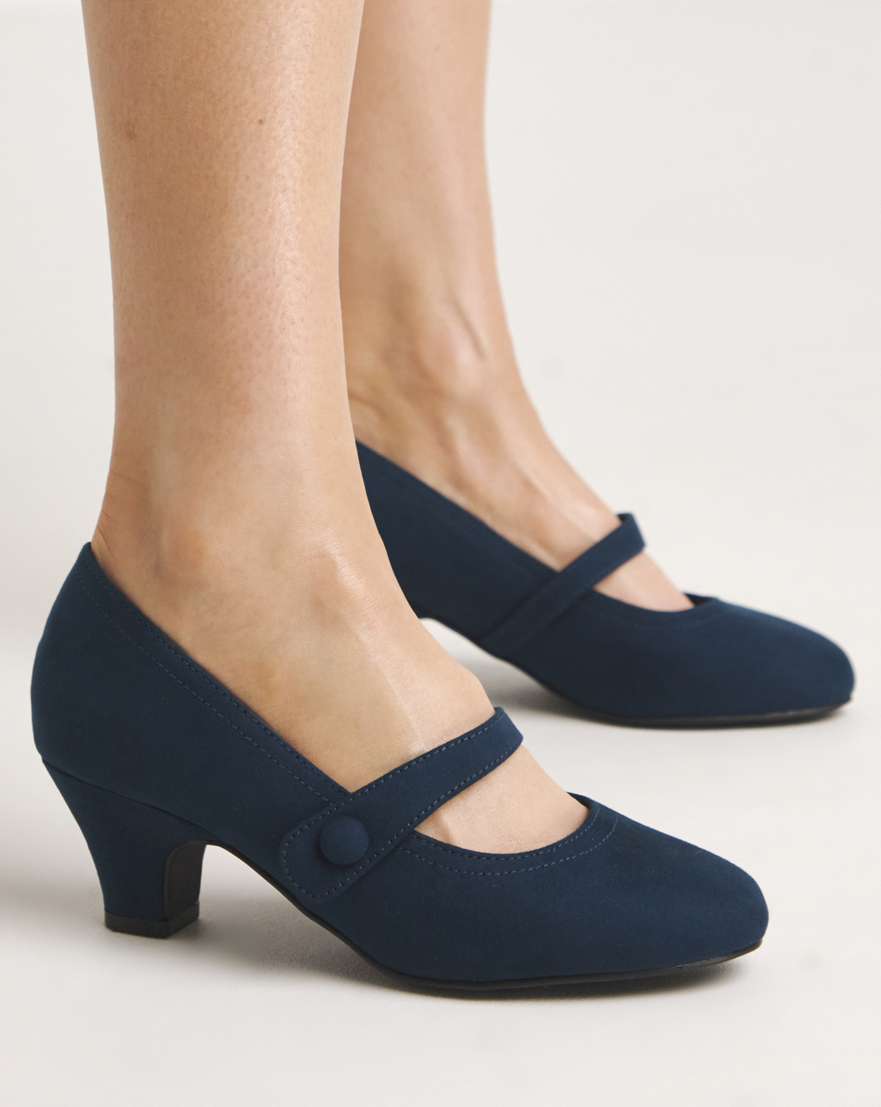 Mary Jane Shoe EEE Fit