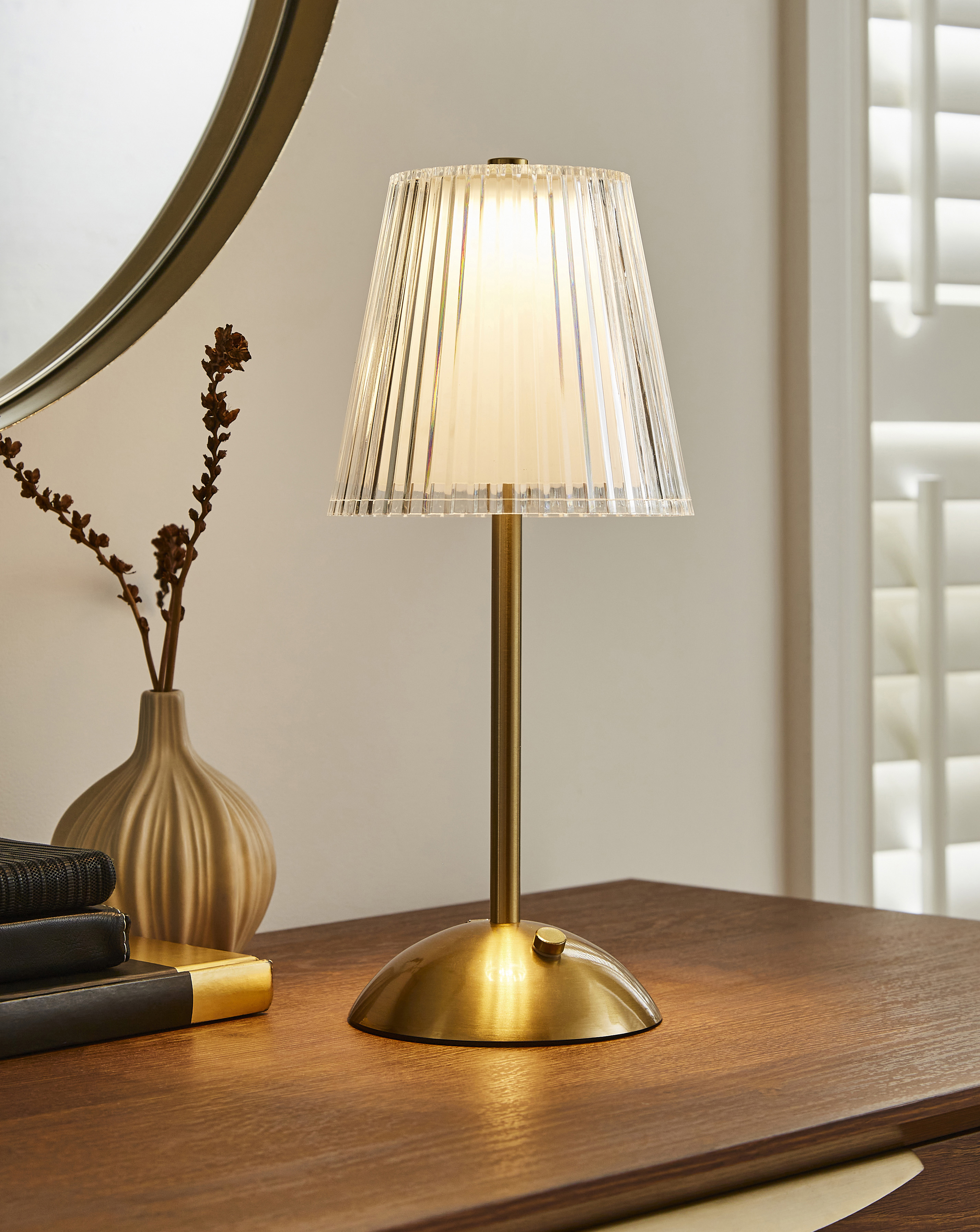 Liora Wireless Rechargeable Table Lamp - Image