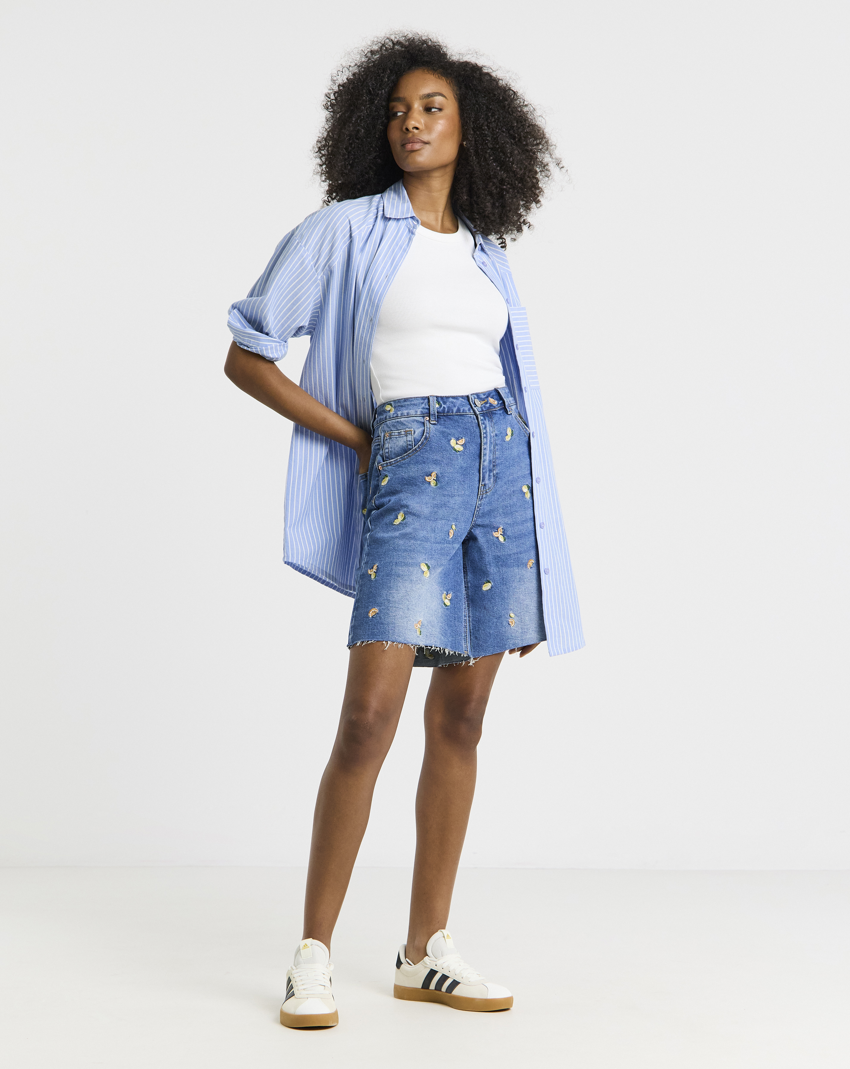 Simply Be Fruit Bermuda Short - Mid Blue