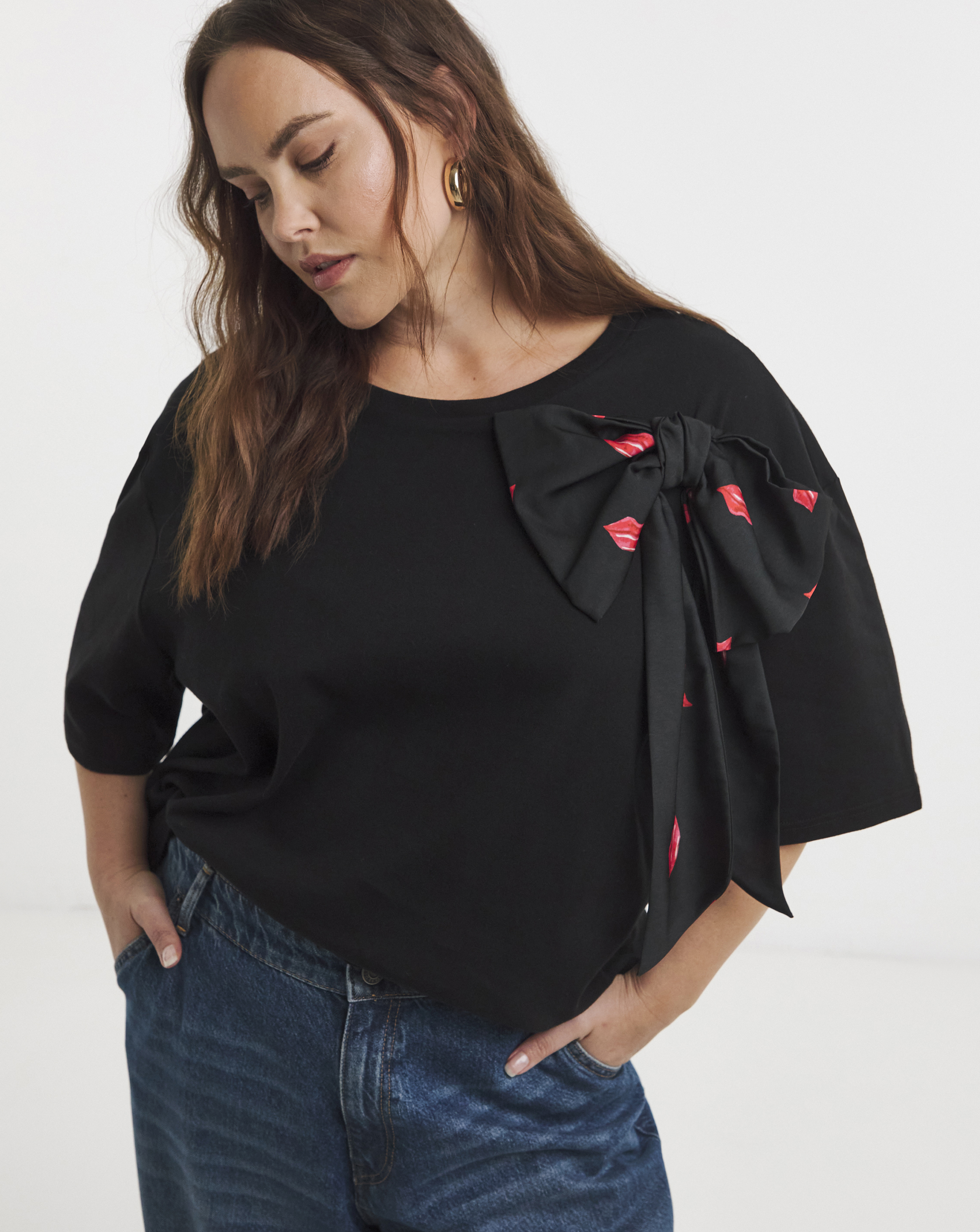 Simply Be Lips Print Satin Bow T-Shirt